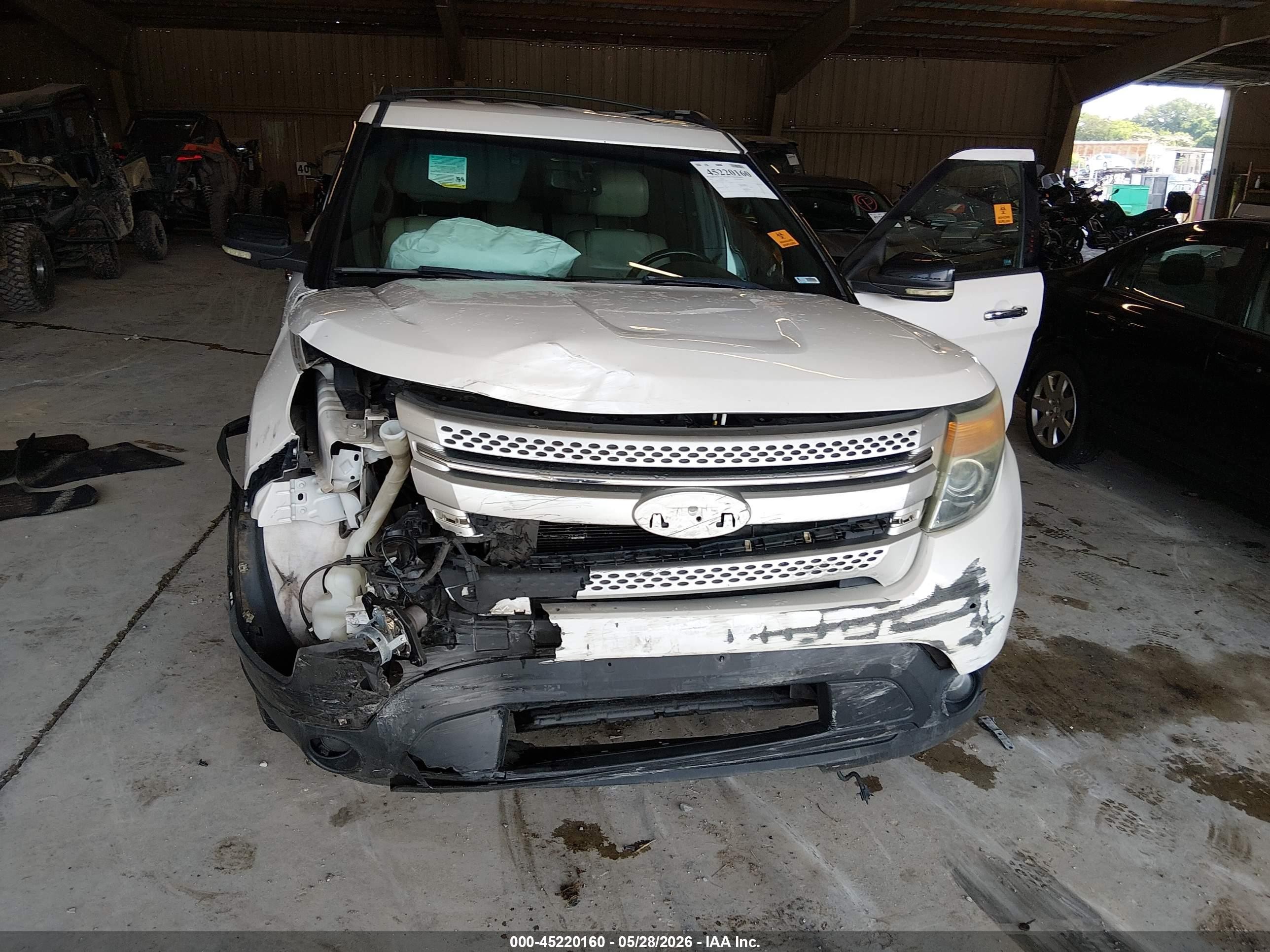 2011 Ford Explorer Xlt Белый vin: 1FMHK8D89BGA90475
