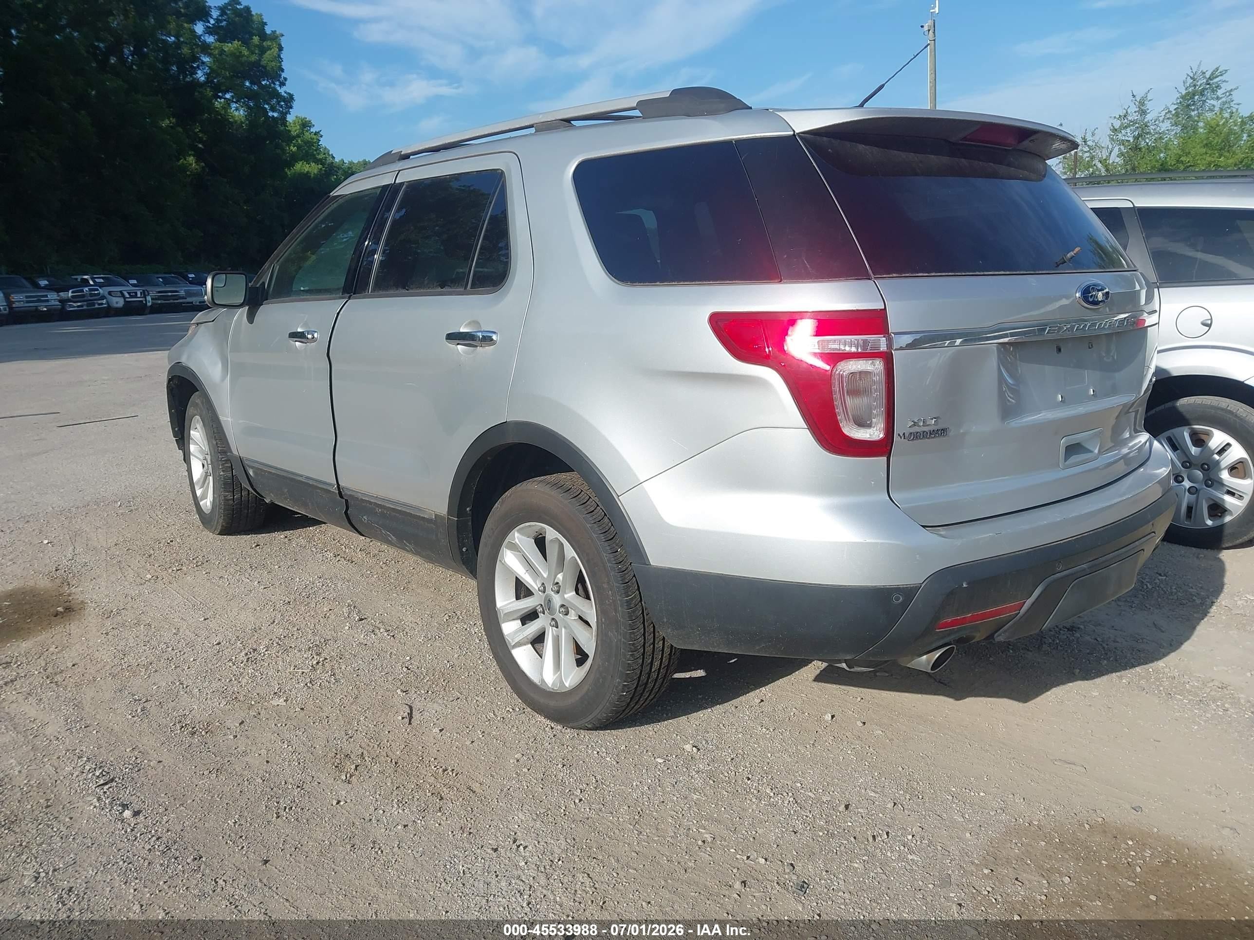 2011 Ford Explorer Xlt Silver vin: 1FMHK8D89BGA94459