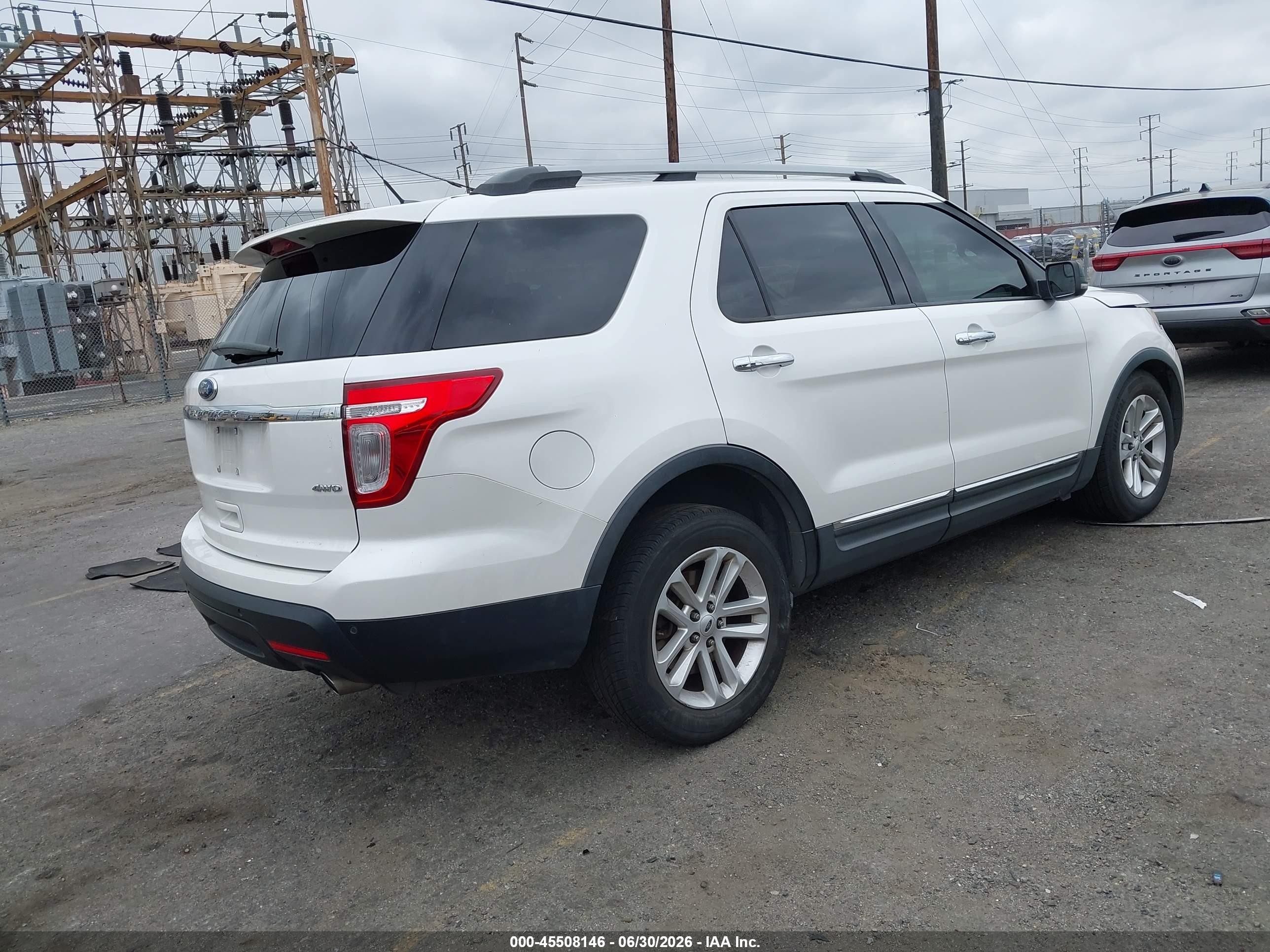 2012 Ford Explorer Xlt White vin: 1FMHK8D89CGA48115