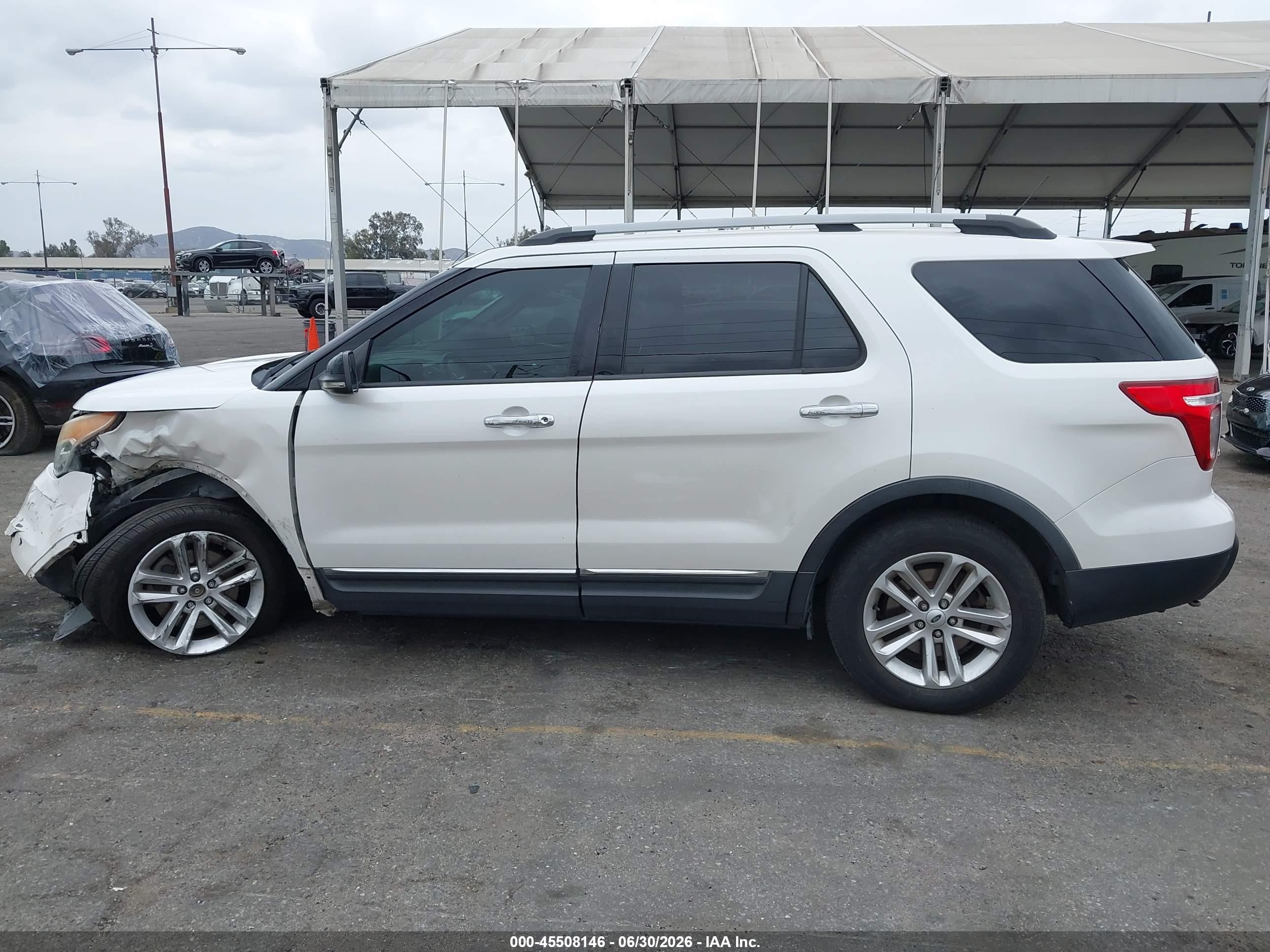 2012 Ford Explorer Xlt White vin: 1FMHK8D89CGA48115