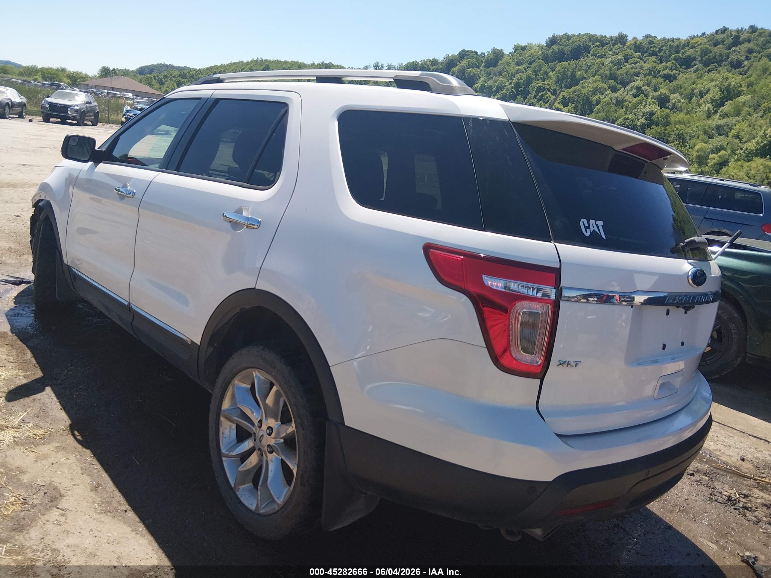 2012 Ford Explorer Xlt White vin: 1FMHK8D89CGA63455
