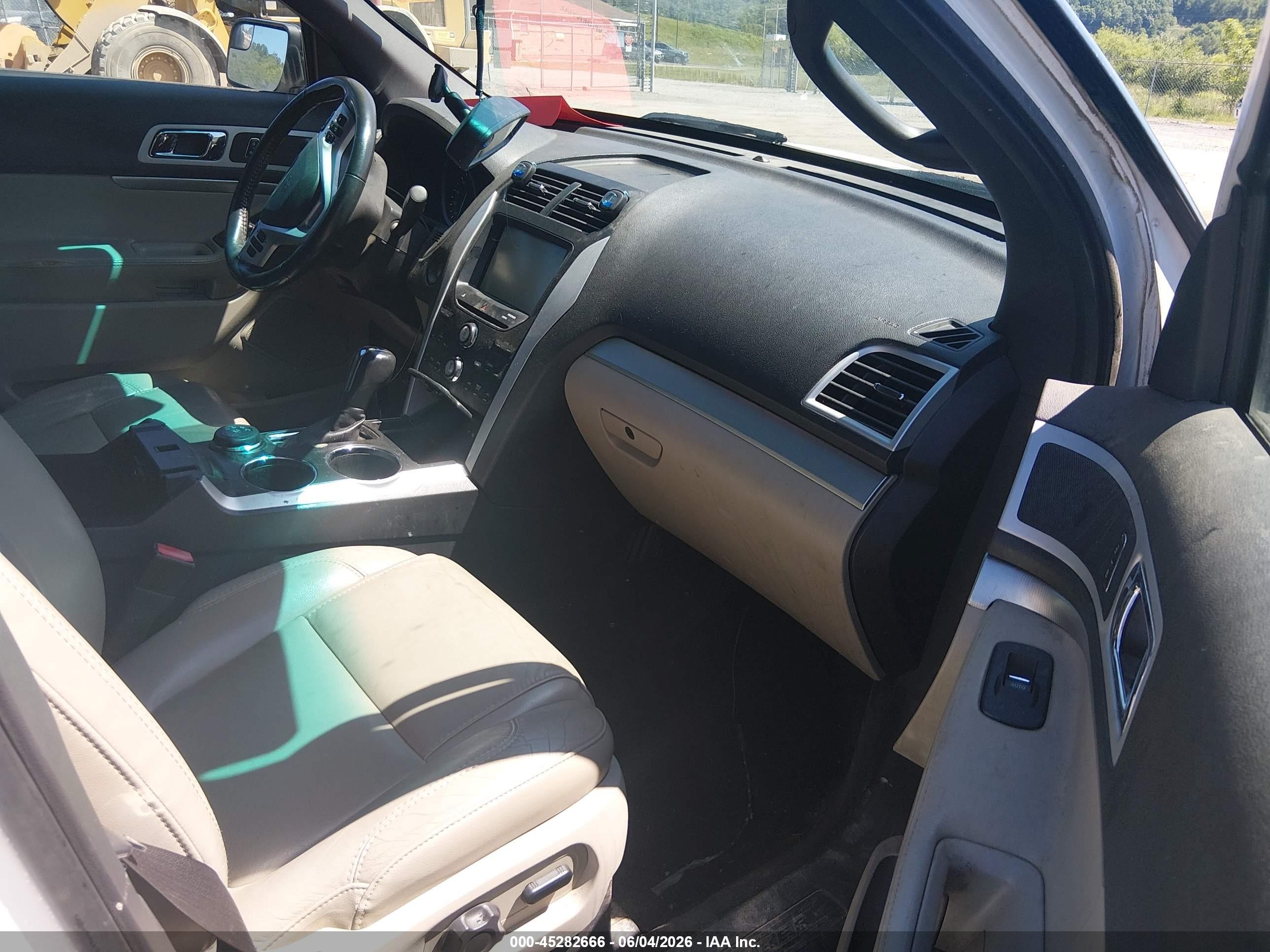2012 Ford Explorer Xlt White vin: 1FMHK8D89CGA63455