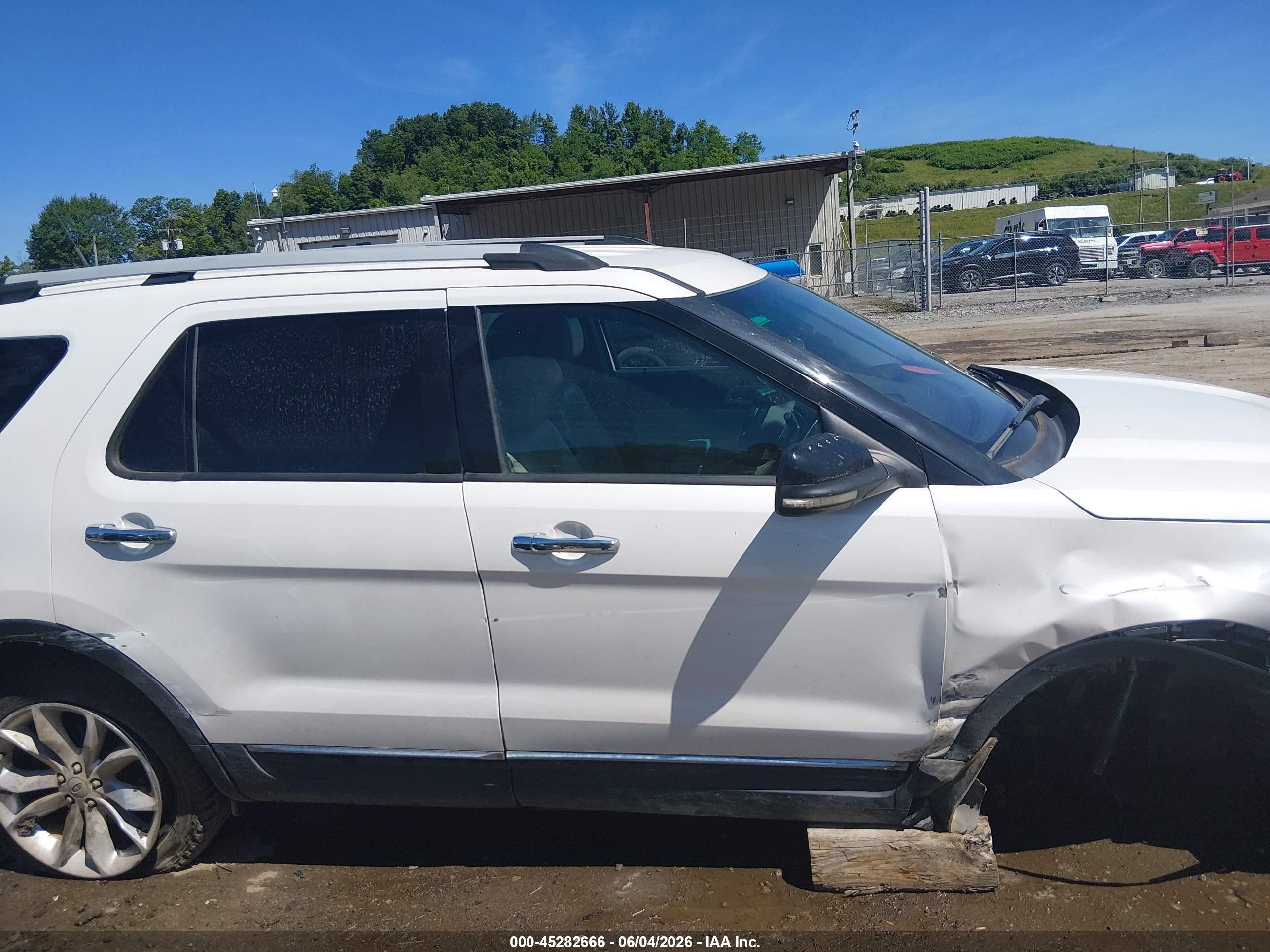 2012 Ford Explorer Xlt White vin: 1FMHK8D89CGA63455