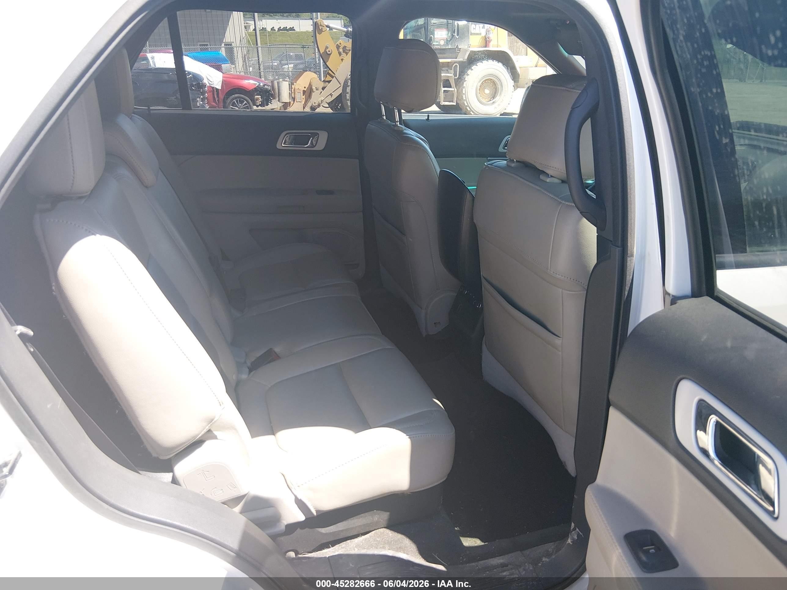 2012 Ford Explorer Xlt White vin: 1FMHK8D89CGA63455