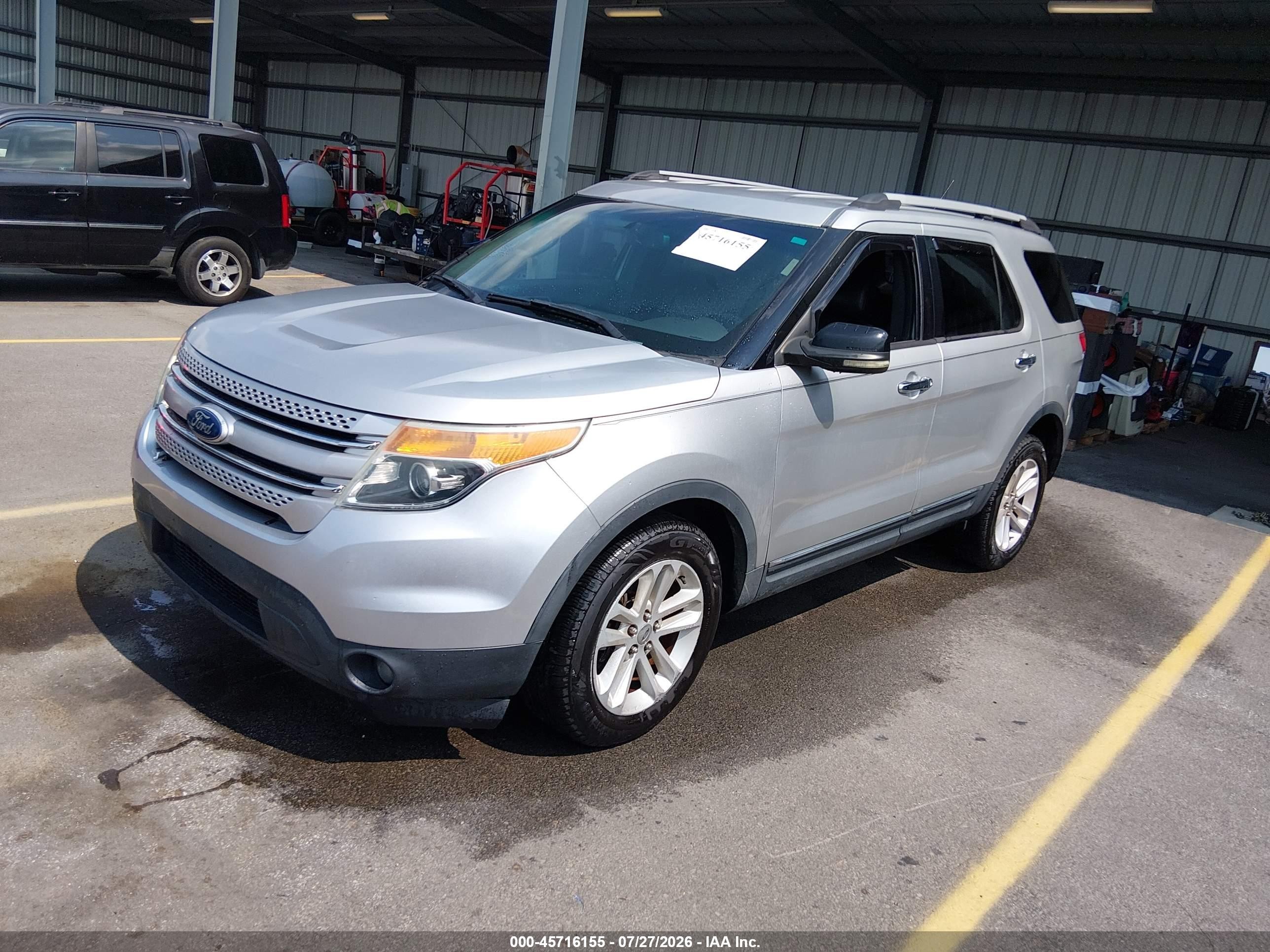 2011 Ford Explorer Xlt Silver vin: 1FMHK8D8XBGA18829