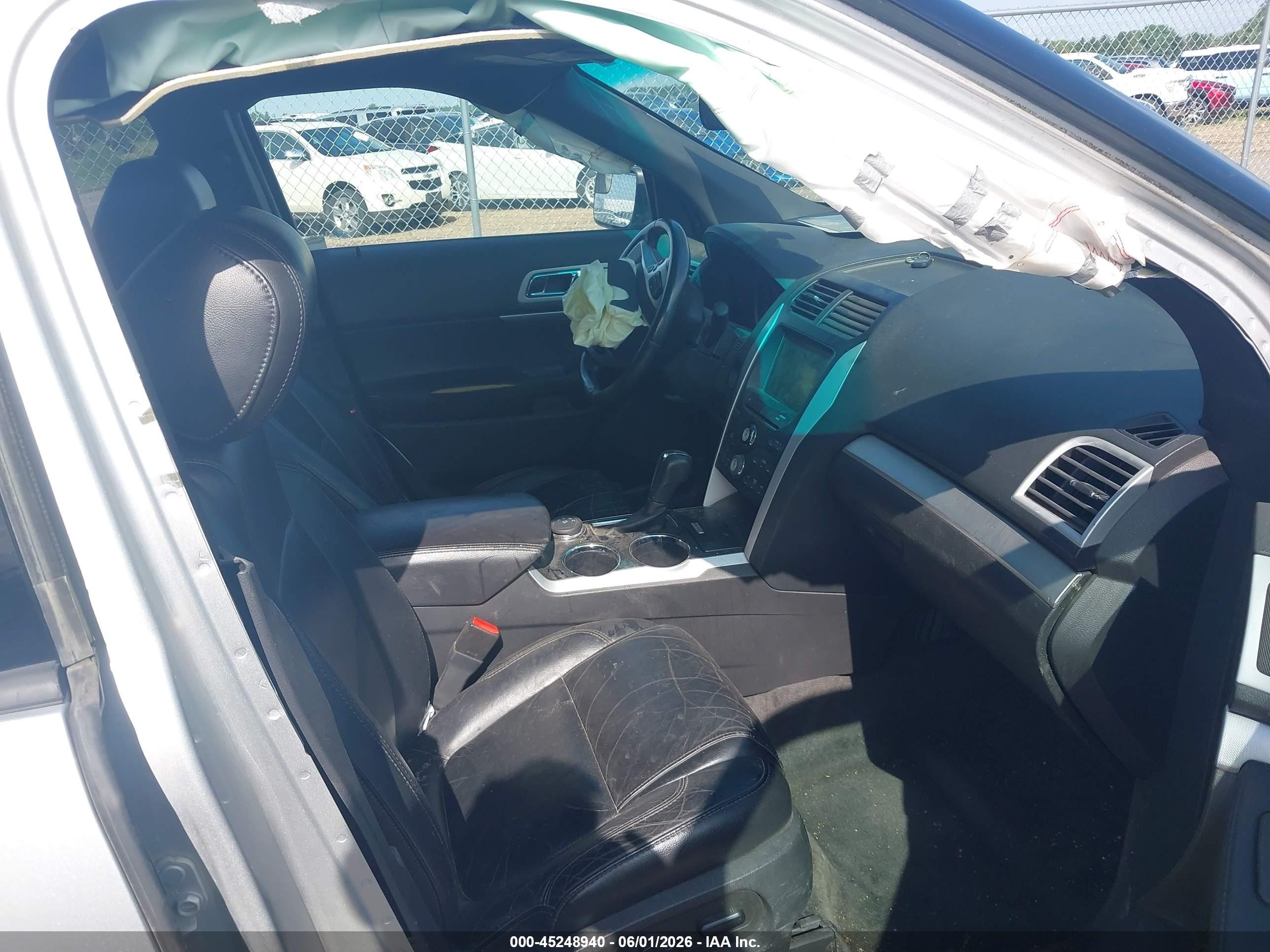 2011 Ford Explorer Xlt Серебряный vin: 1FMHK8D8XBGA21374