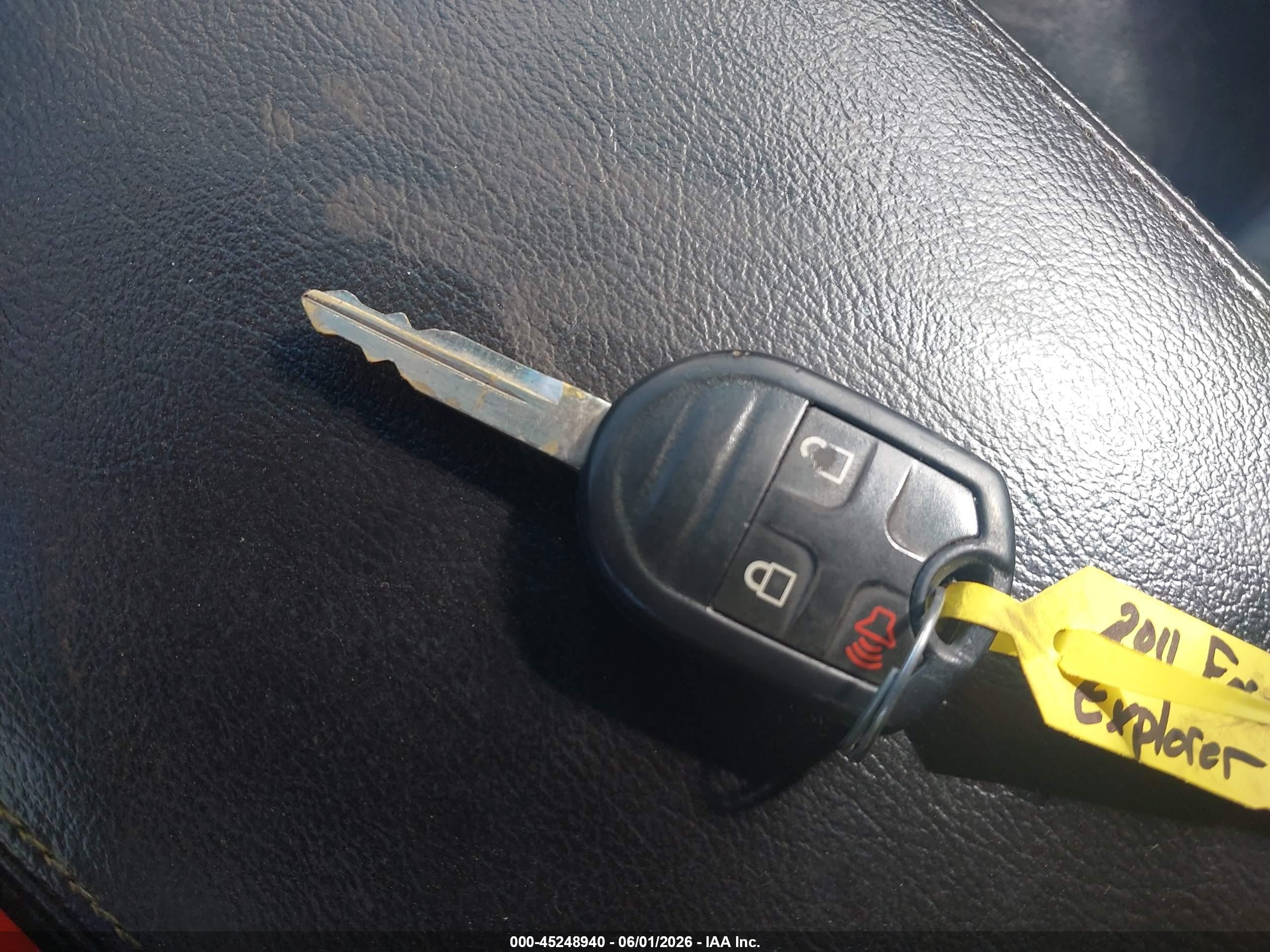 2011 Ford Explorer Xlt Серебряный vin: 1FMHK8D8XBGA21374