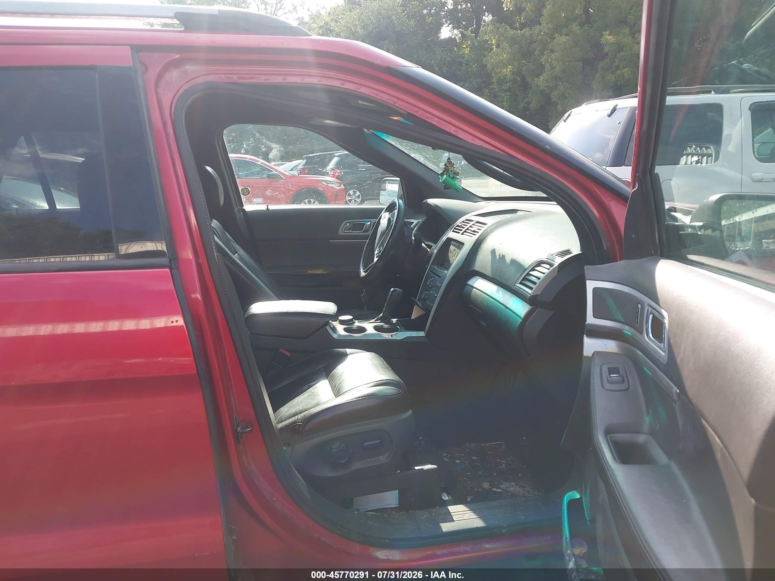2011 Ford Explorer Xlt Red vin: 1FMHK8D8XBGA40040