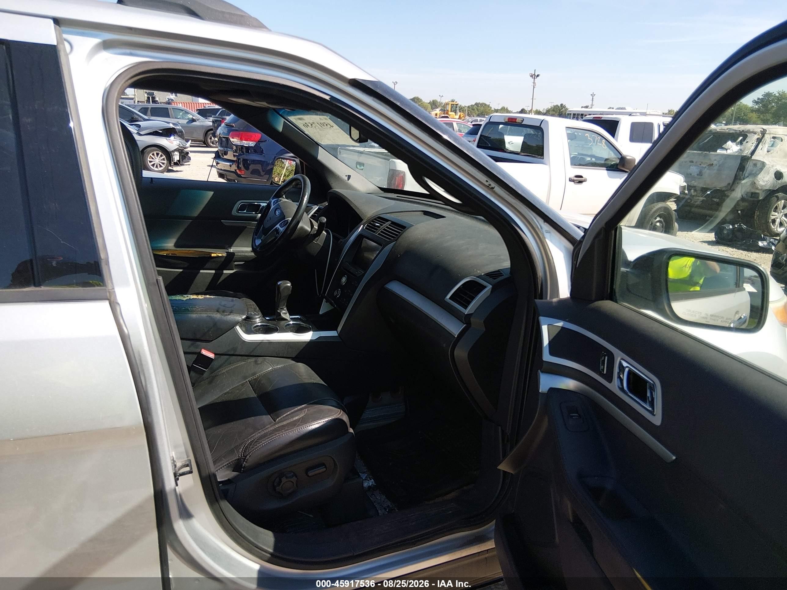 2011 Ford Explorer Xlt Серебряный vin: 1FMHK8D8XBGA45481