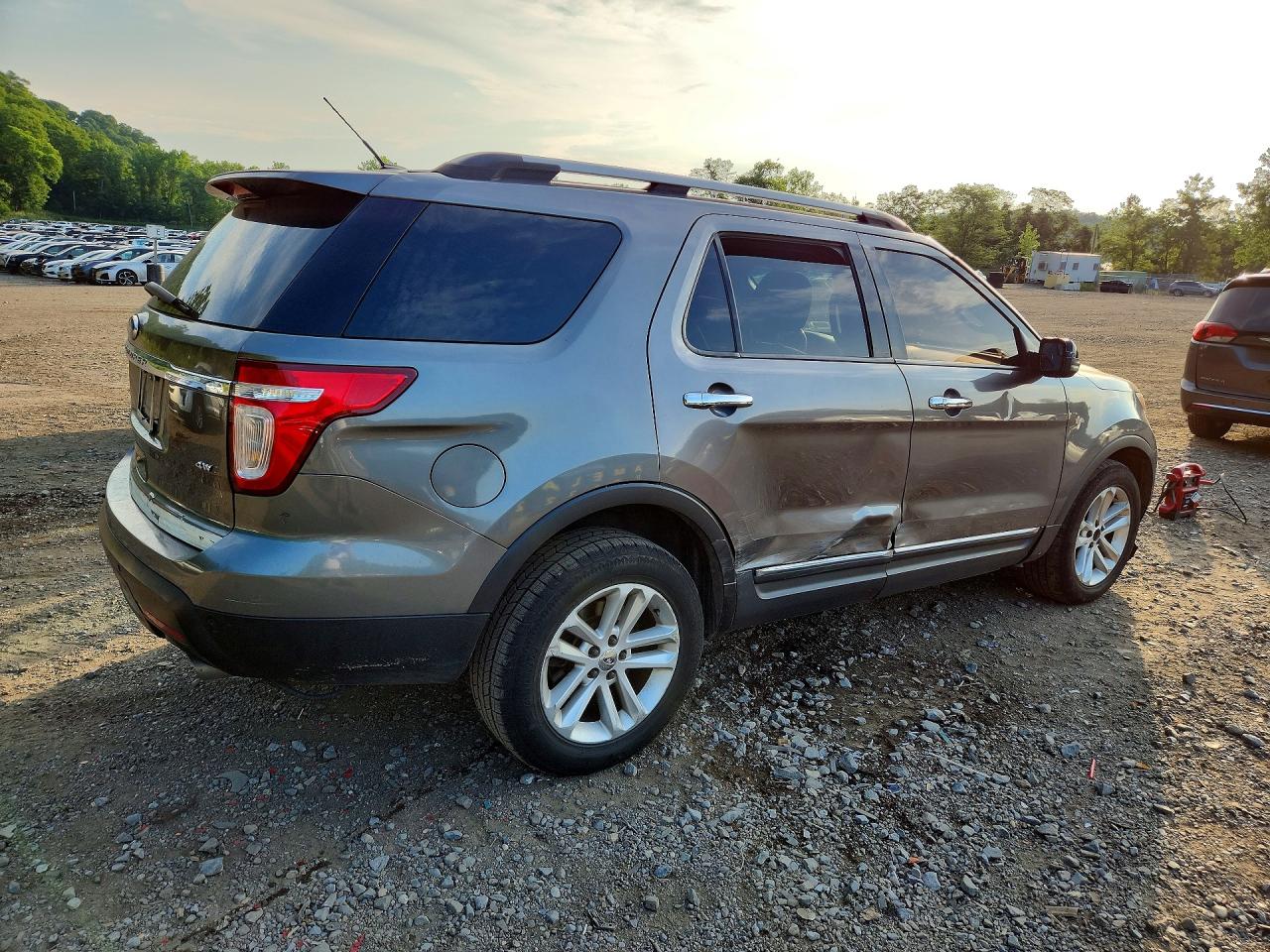 2011 Ford Explorer Xlt Gray vin: 1FMHK8D8XBGA54990