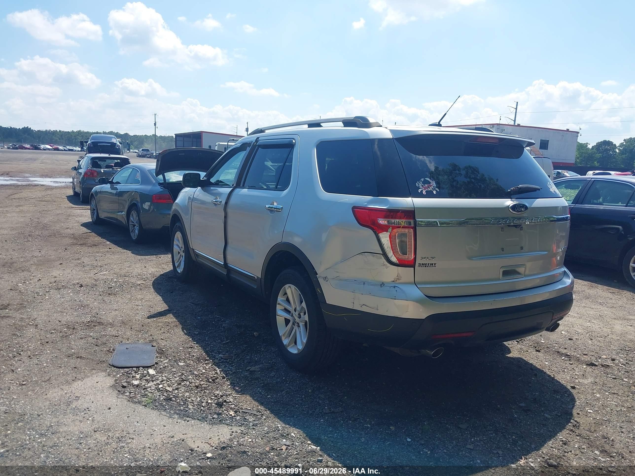 2011 Ford Explorer Xlt Серебряный vin: 1FMHK8D8XBGA58568