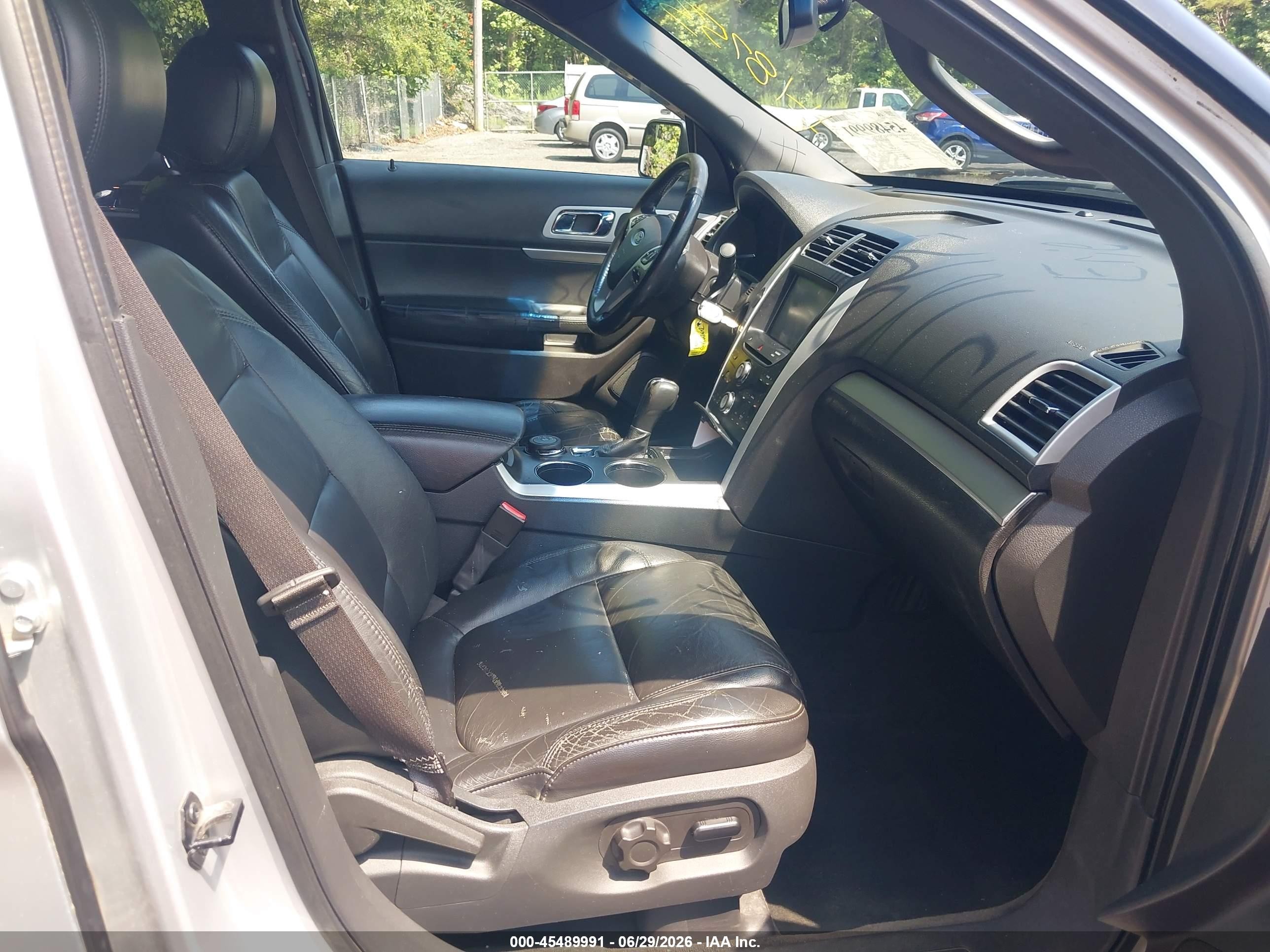 2011 Ford Explorer Xlt Серебряный vin: 1FMHK8D8XBGA58568