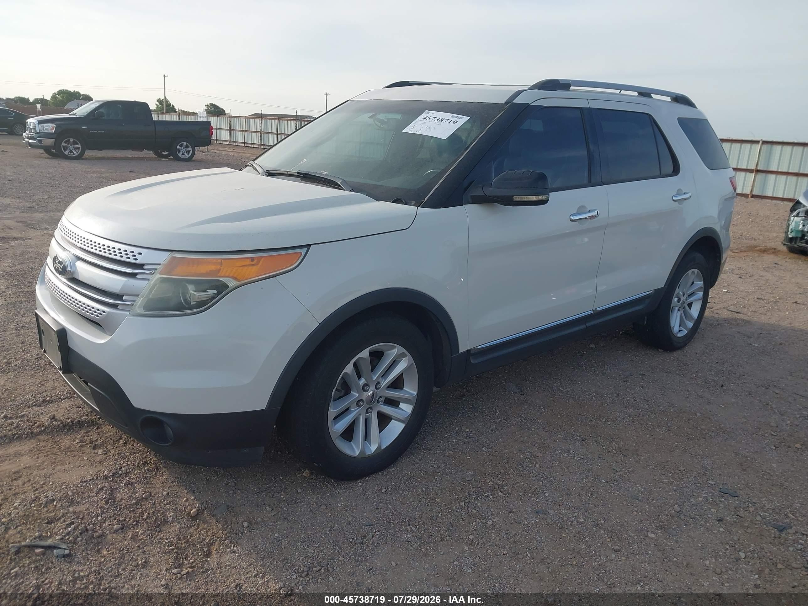 2011 Ford Explorer Xlt White vin: 1FMHK8D8XBGA80618