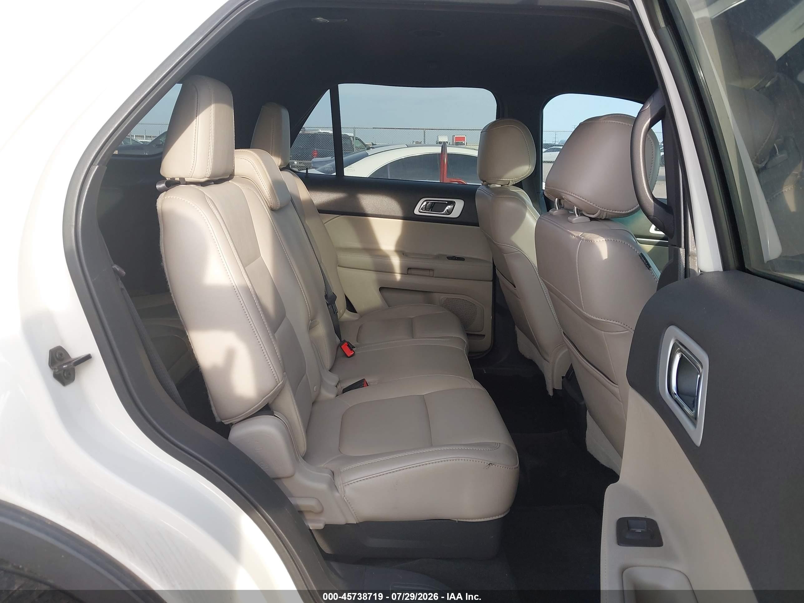 2011 Ford Explorer Xlt White vin: 1FMHK8D8XBGA80618