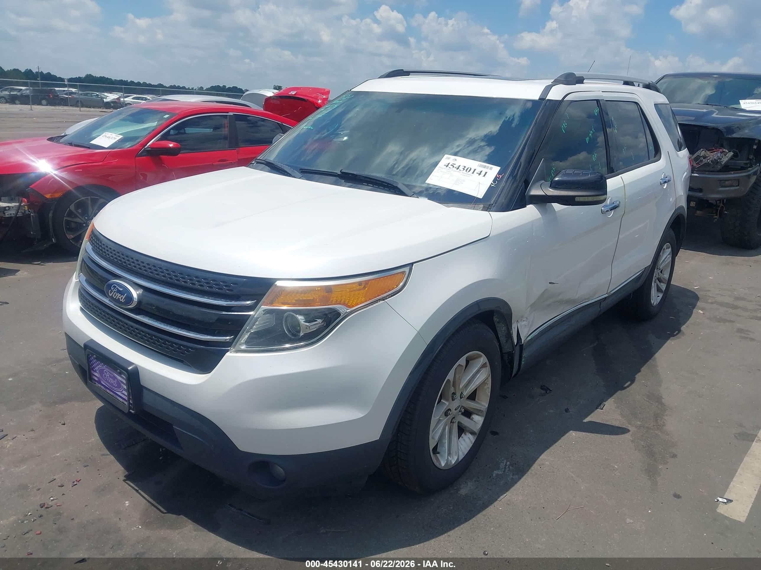 2012 Ford Explorer Xlt White vin: 1FMHK8D8XCGA39584