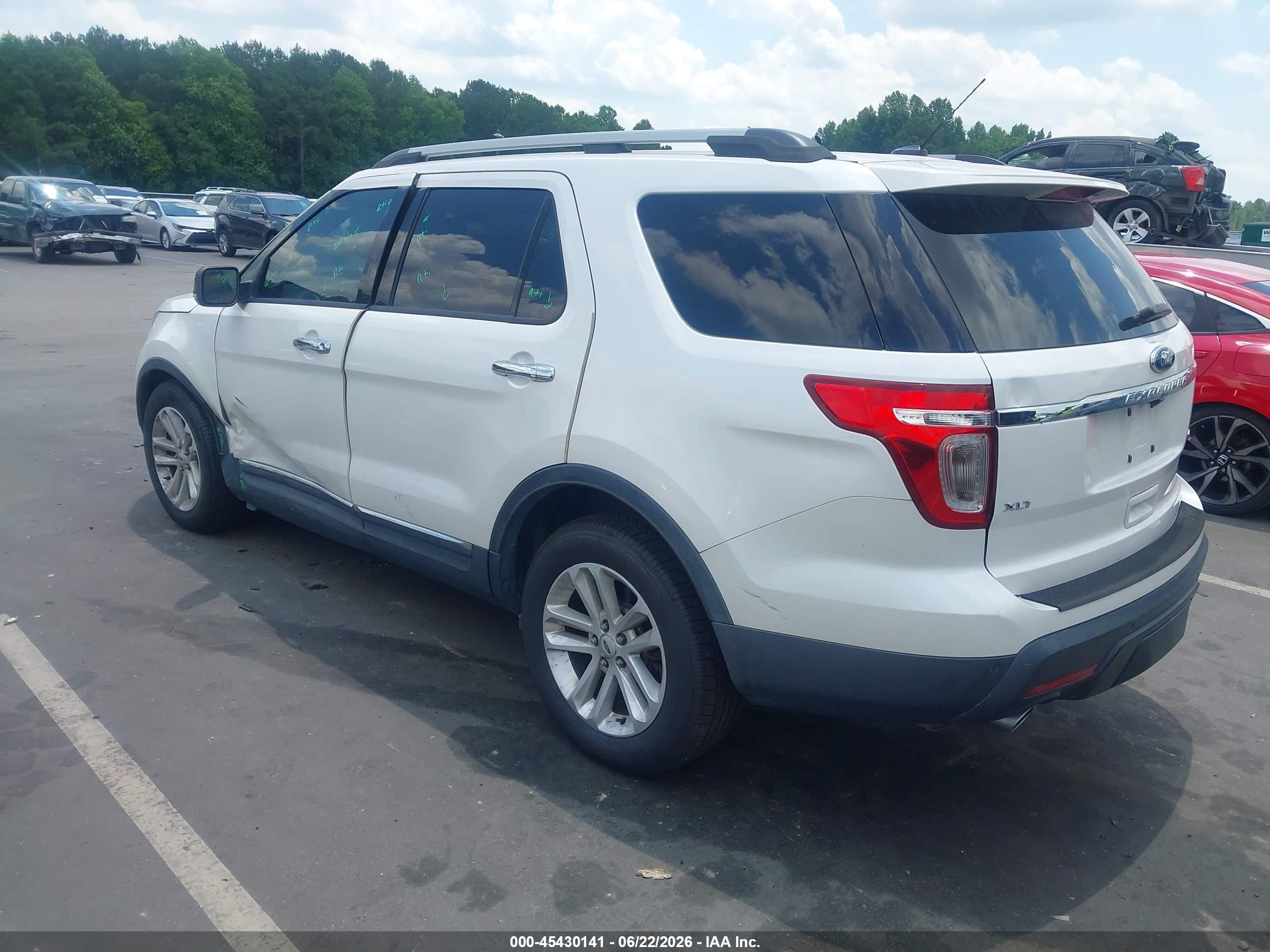 2012 Ford Explorer Xlt White vin: 1FMHK8D8XCGA39584