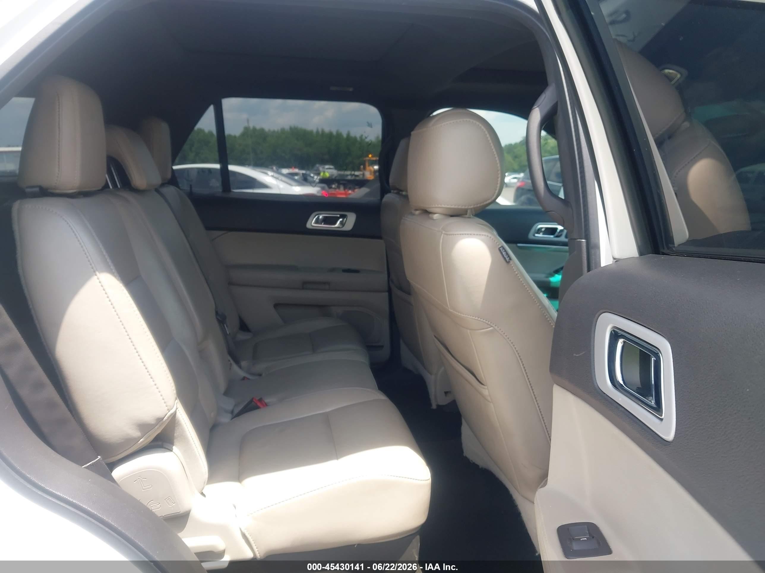 2012 Ford Explorer Xlt White vin: 1FMHK8D8XCGA39584