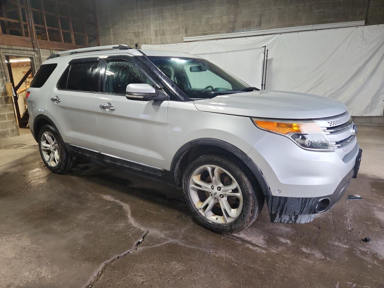 2012 Ford Explorer Limited Gray vin: 1FMHK8F82CGA57820 Damage: Right Frt. Fender Cladding, Loose, Repair Required