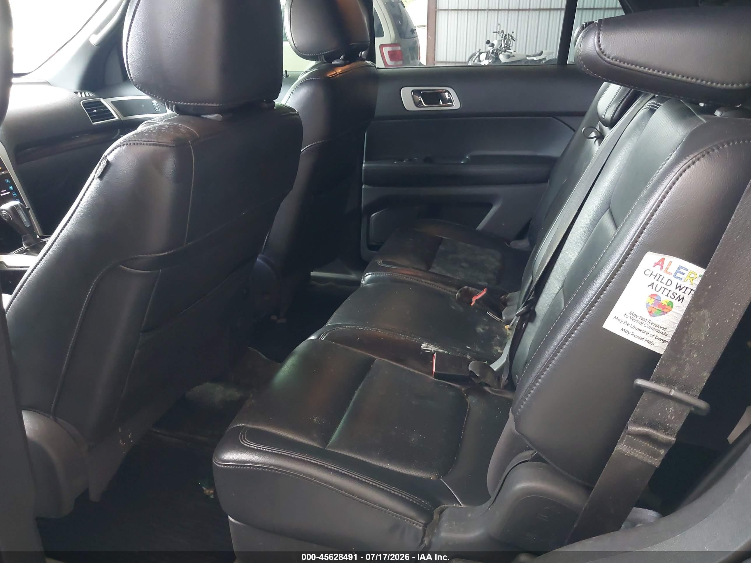 2011 Ford Explorer Limited Серебряный vin: 1FMHK8F83BGA37039