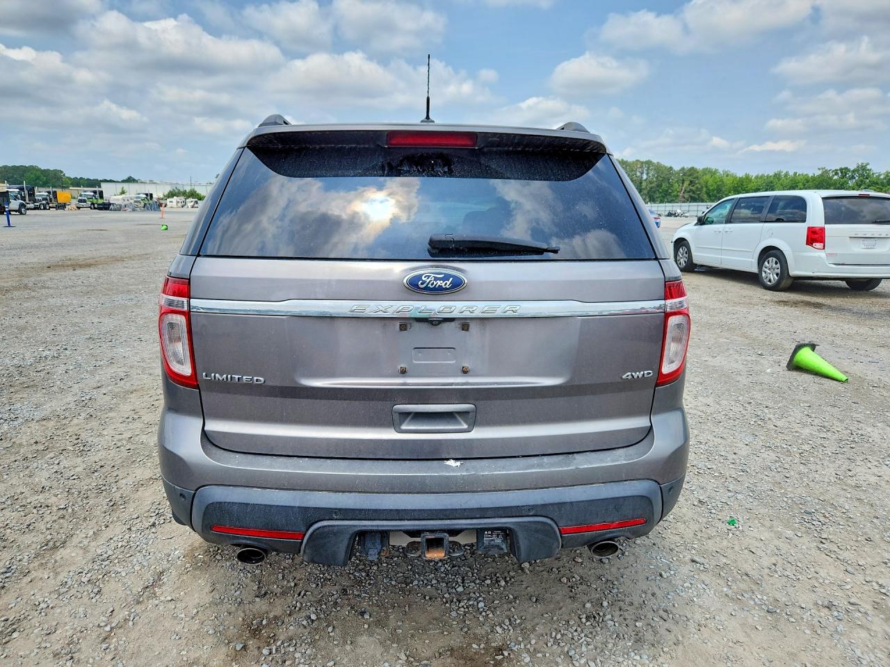 2011 Ford Explorer Limited Gray vin: 1FMHK8F83BGA86225