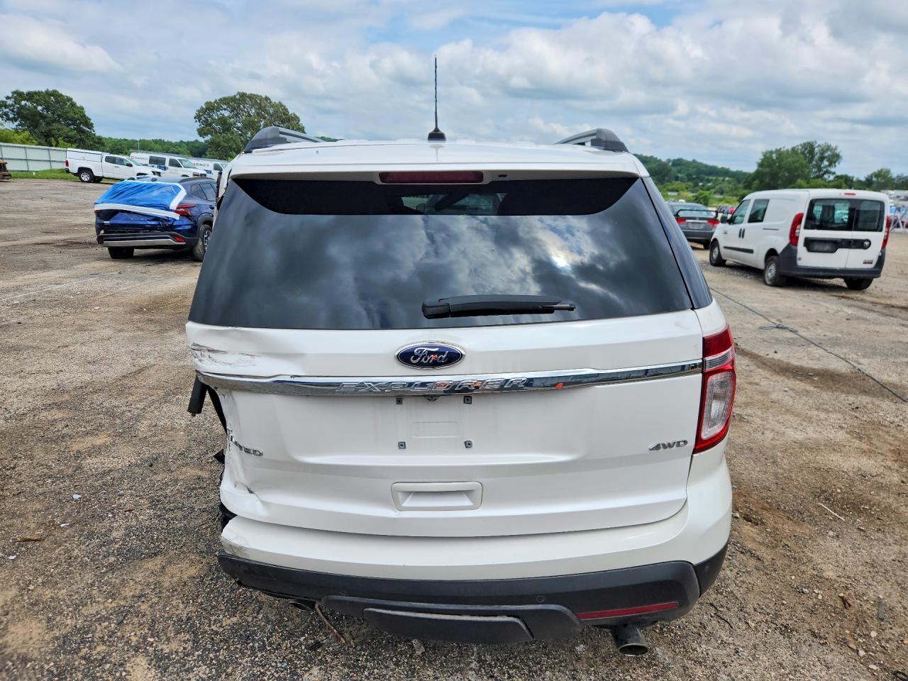 2011 Ford Explorer White vin: 1FMHK8F84BGA01246