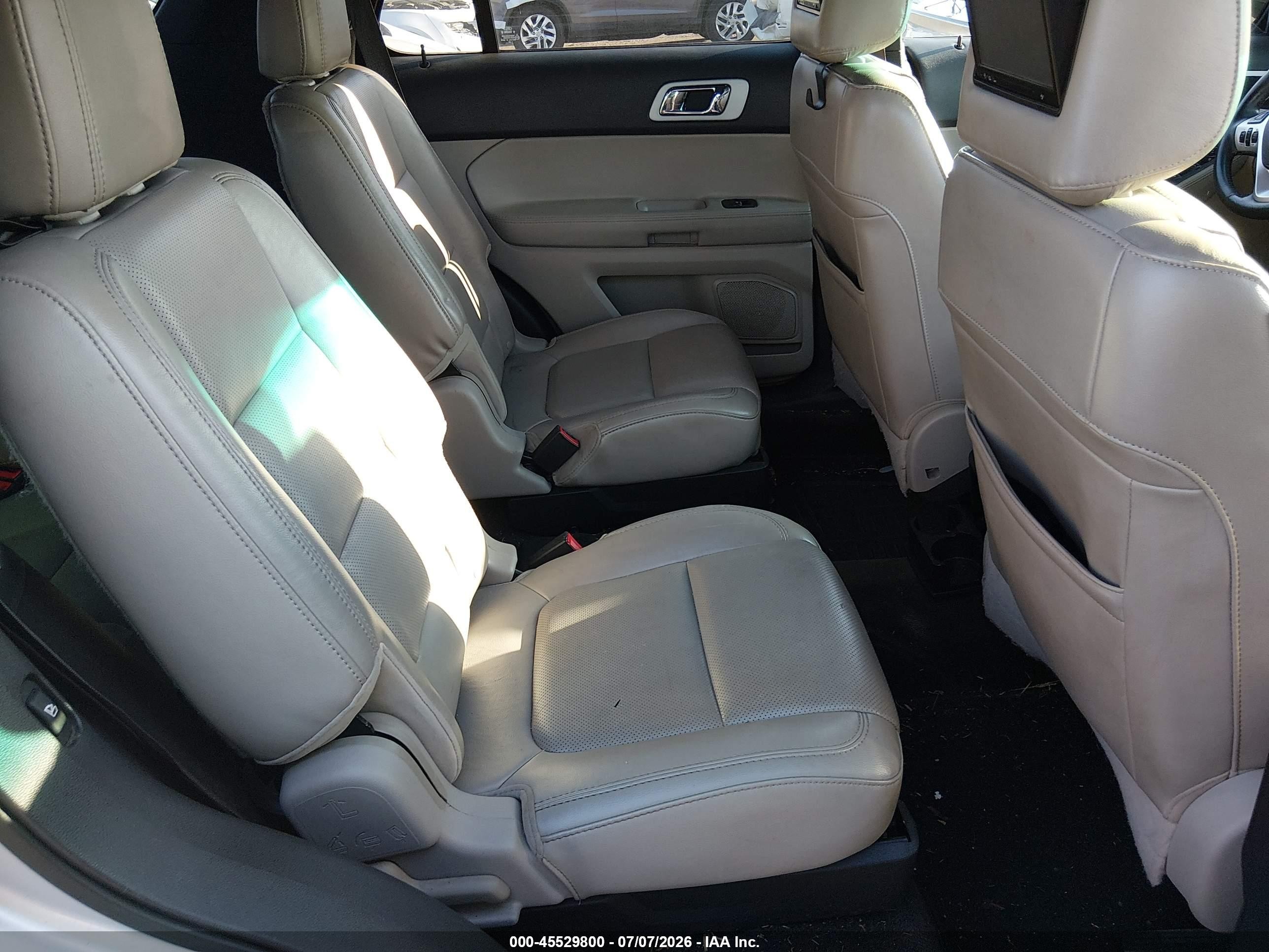 2012 Ford Explorer Limited Серебряный vin: 1FMHK8F84CGA12197