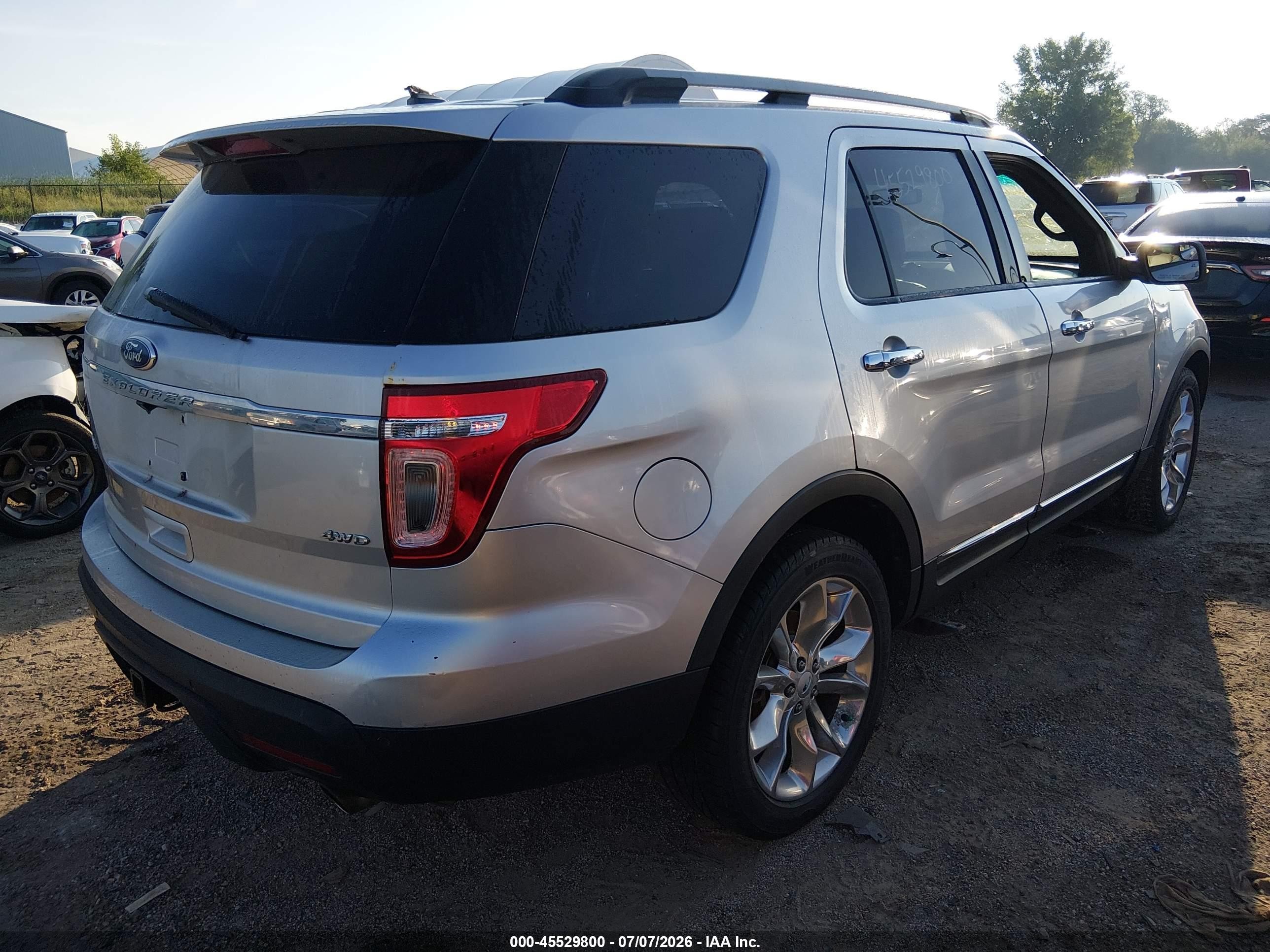 2012 Ford Explorer Limited Серебряный vin: 1FMHK8F84CGA12197