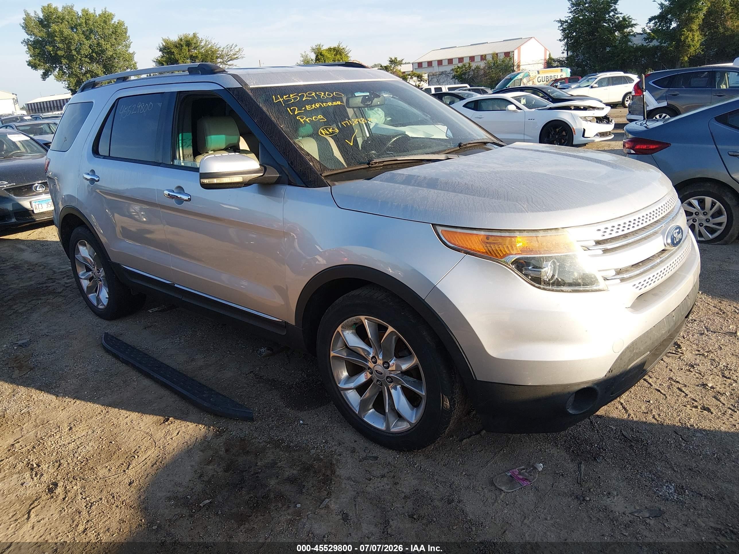 2012 Ford Explorer Limited Серебряный vin: 1FMHK8F84CGA12197