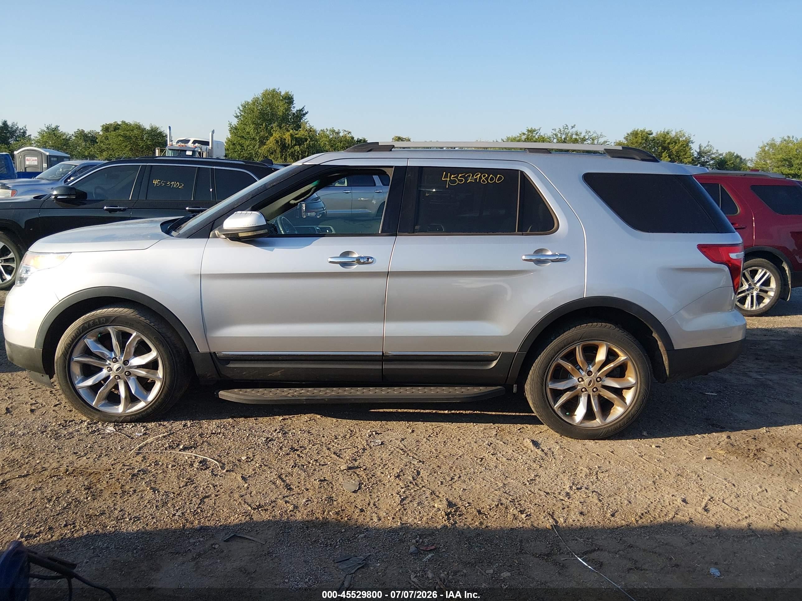 2012 Ford Explorer Limited Серебряный vin: 1FMHK8F84CGA12197