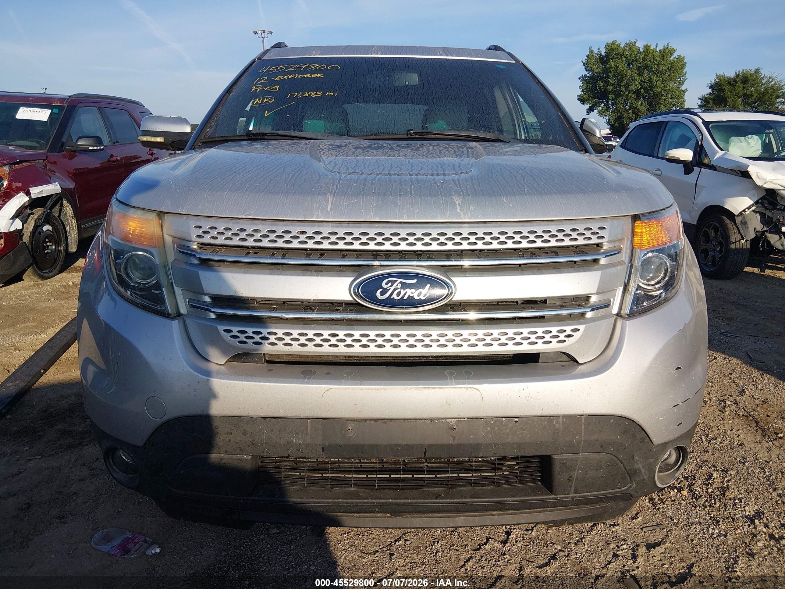 2012 Ford Explorer Limited Серебряный vin: 1FMHK8F84CGA12197