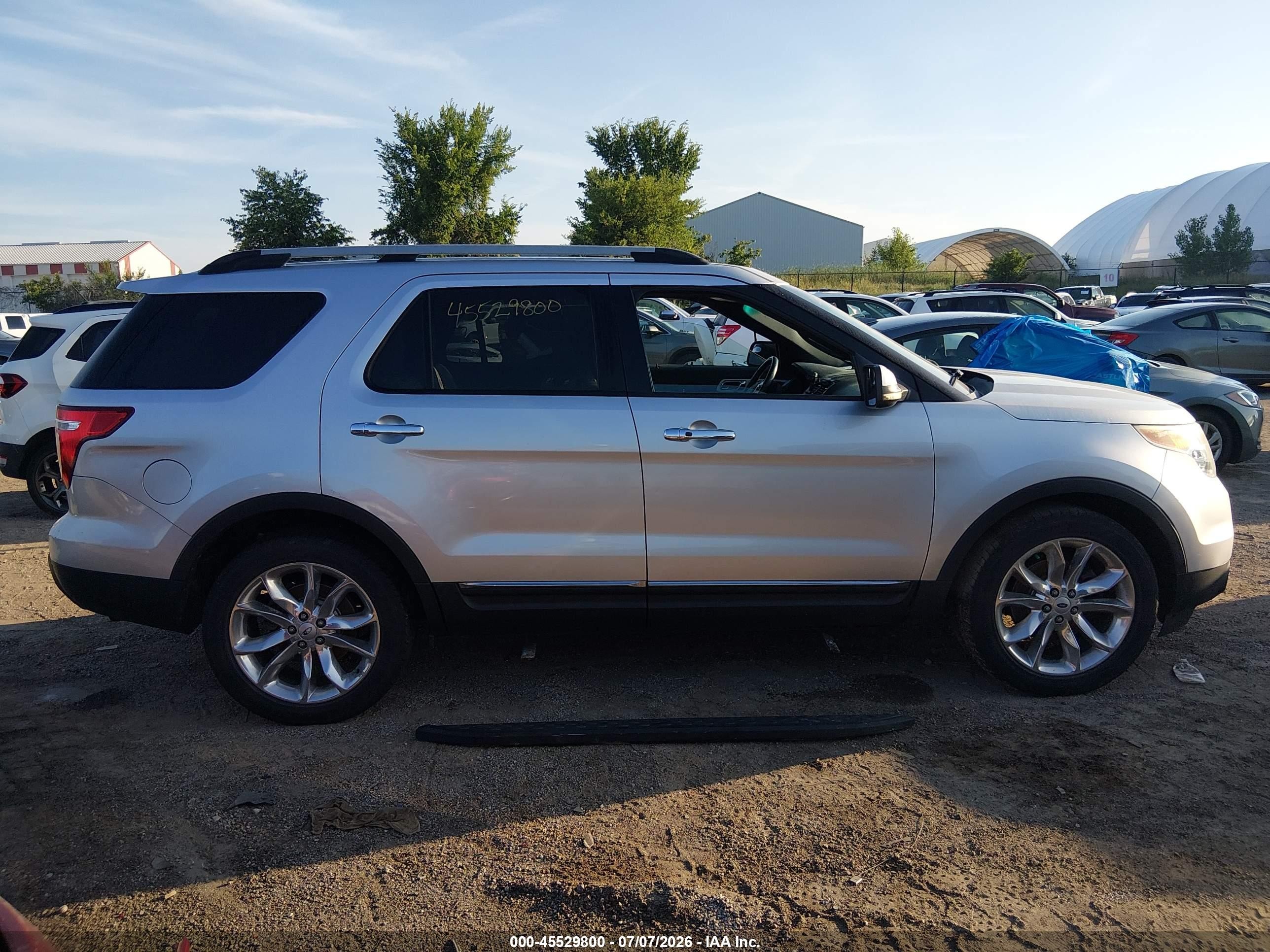 2012 Ford Explorer Limited Серебряный vin: 1FMHK8F84CGA12197