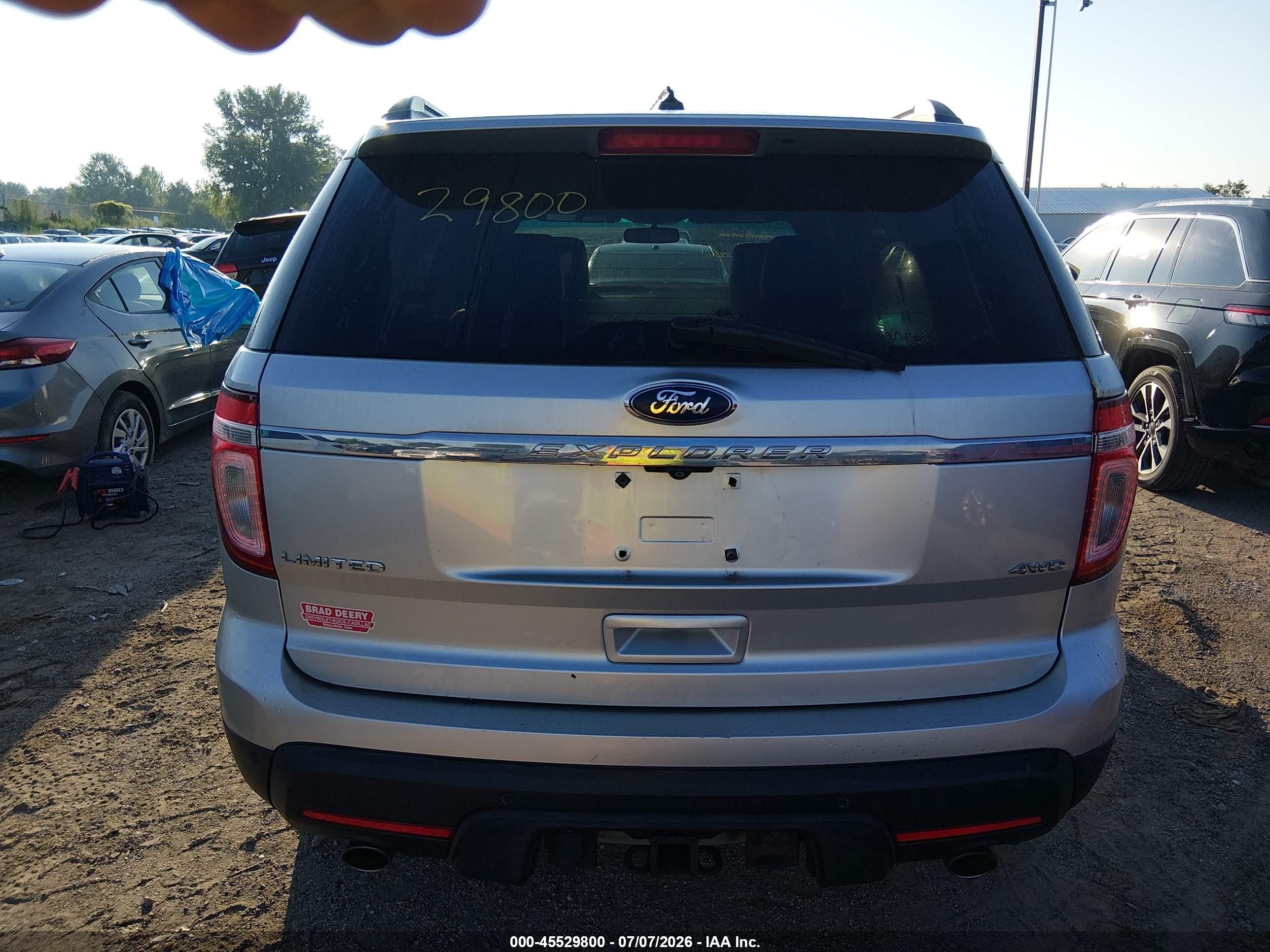 2012 Ford Explorer Limited Серебряный vin: 1FMHK8F84CGA12197