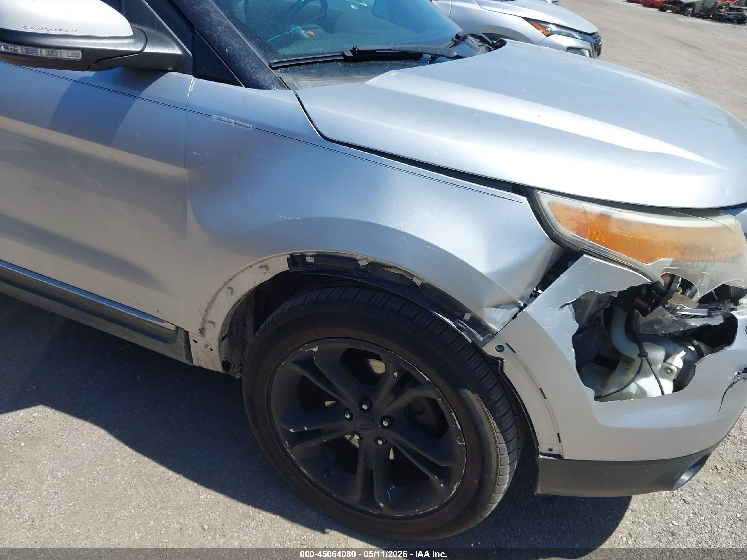 2011 Ford Explorer Limited Silver vin: 1FMHK8F87BGA12497