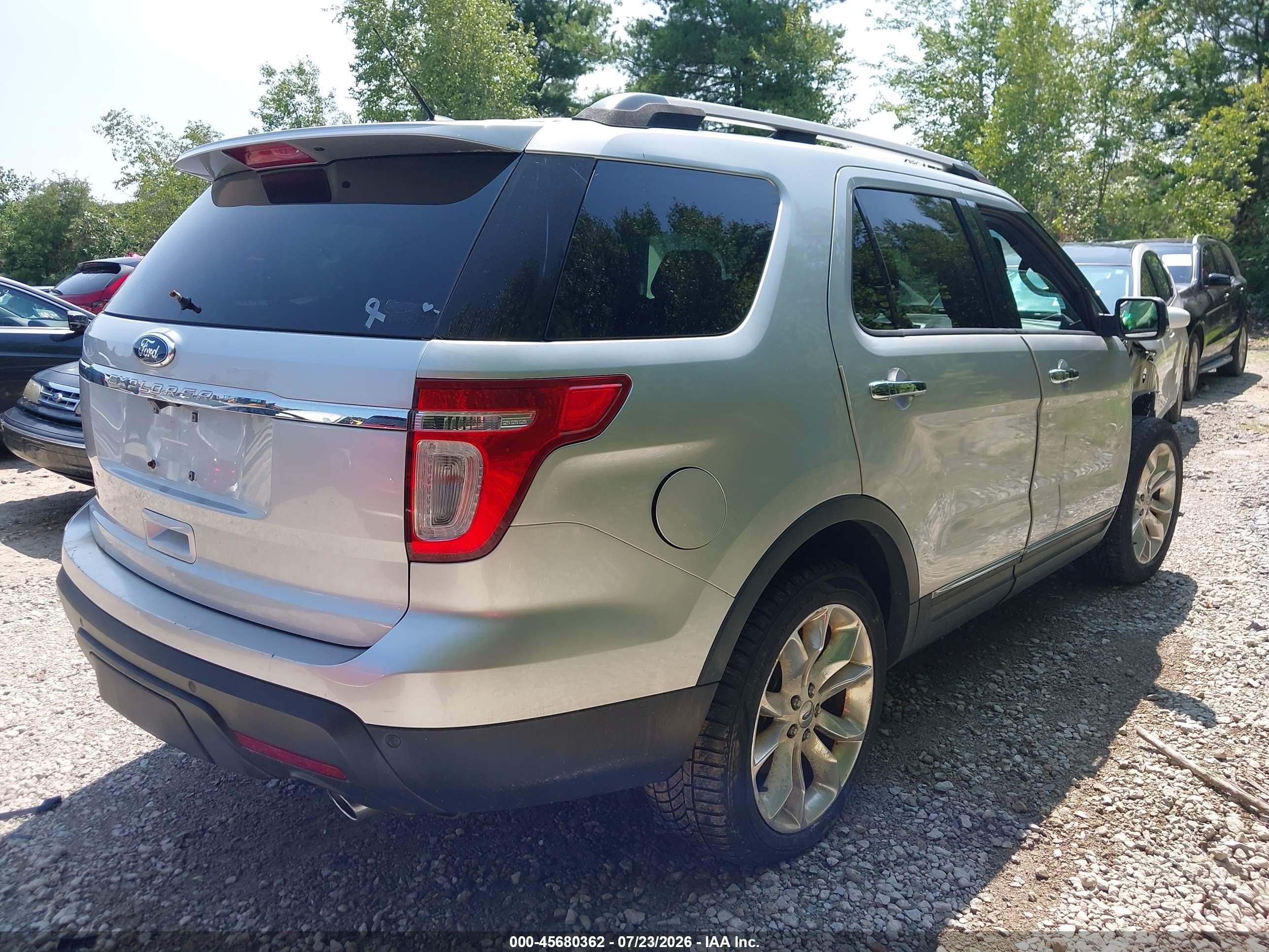 2011 Ford Explorer Limited Silver vin: 1FMHK8F88BGA25629