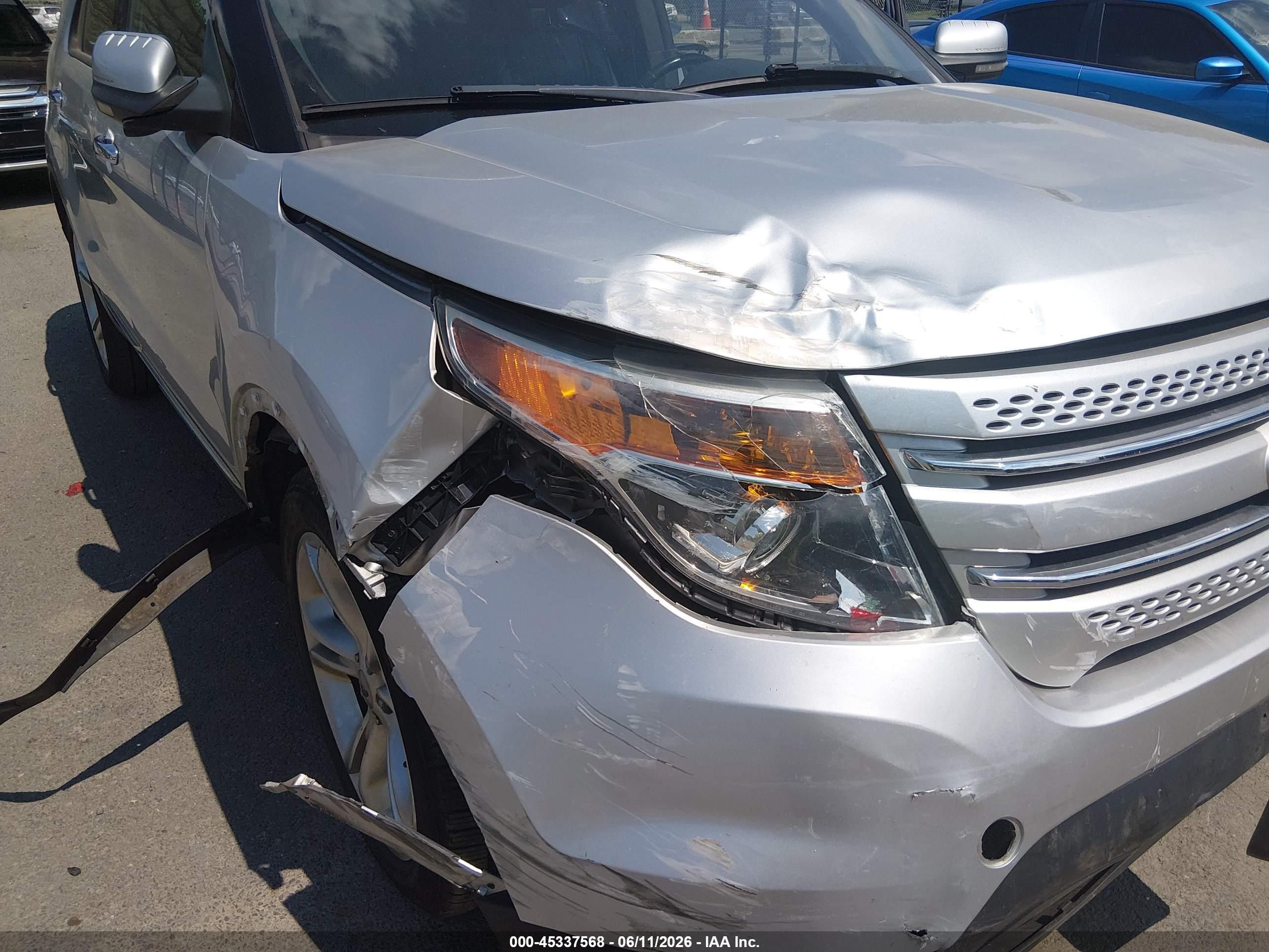 2011 Ford Explorer Limited Серебряный vin: 1FMHK8F88BGA66049