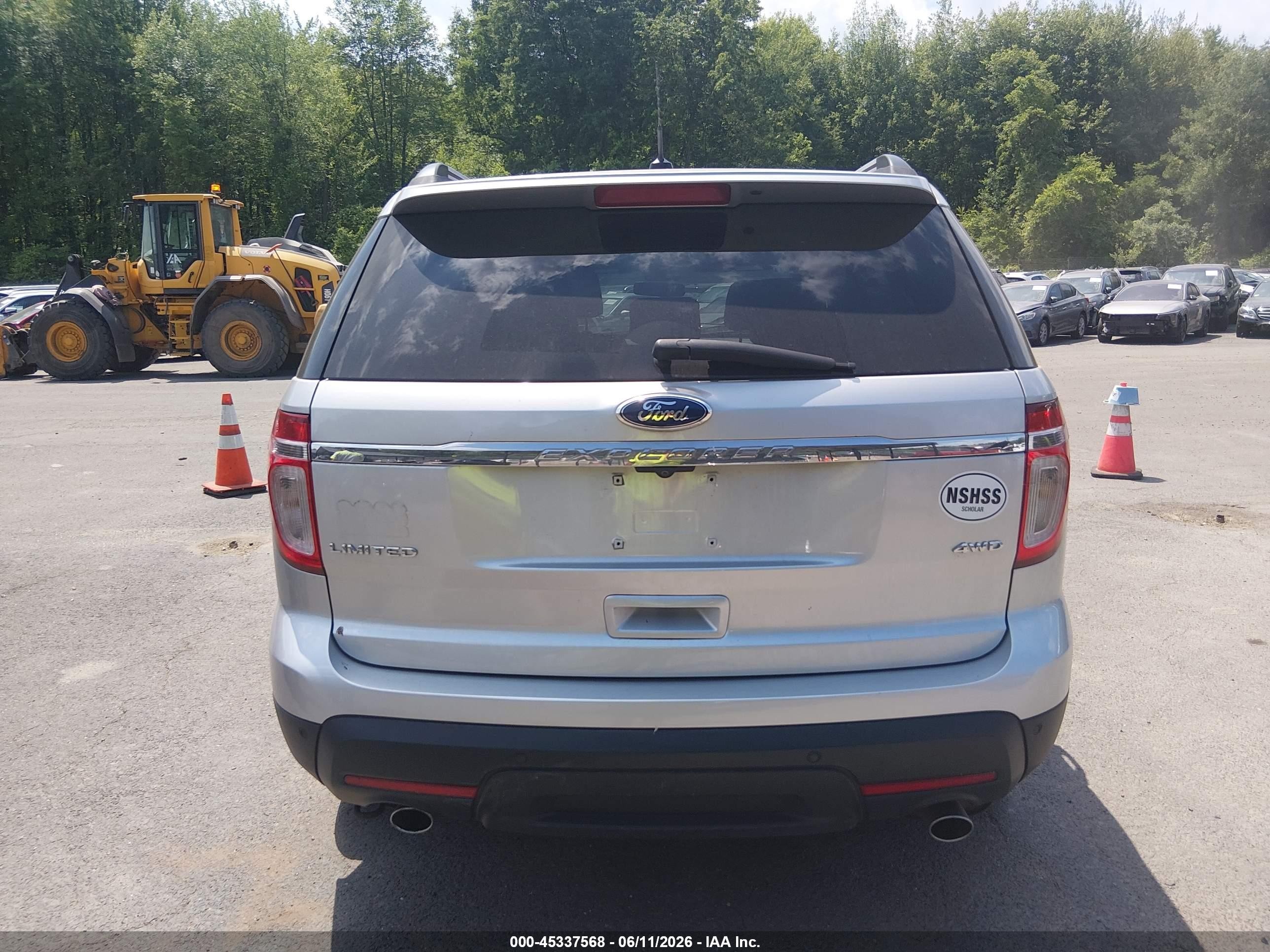 2011 Ford Explorer Limited Серебряный vin: 1FMHK8F88BGA66049