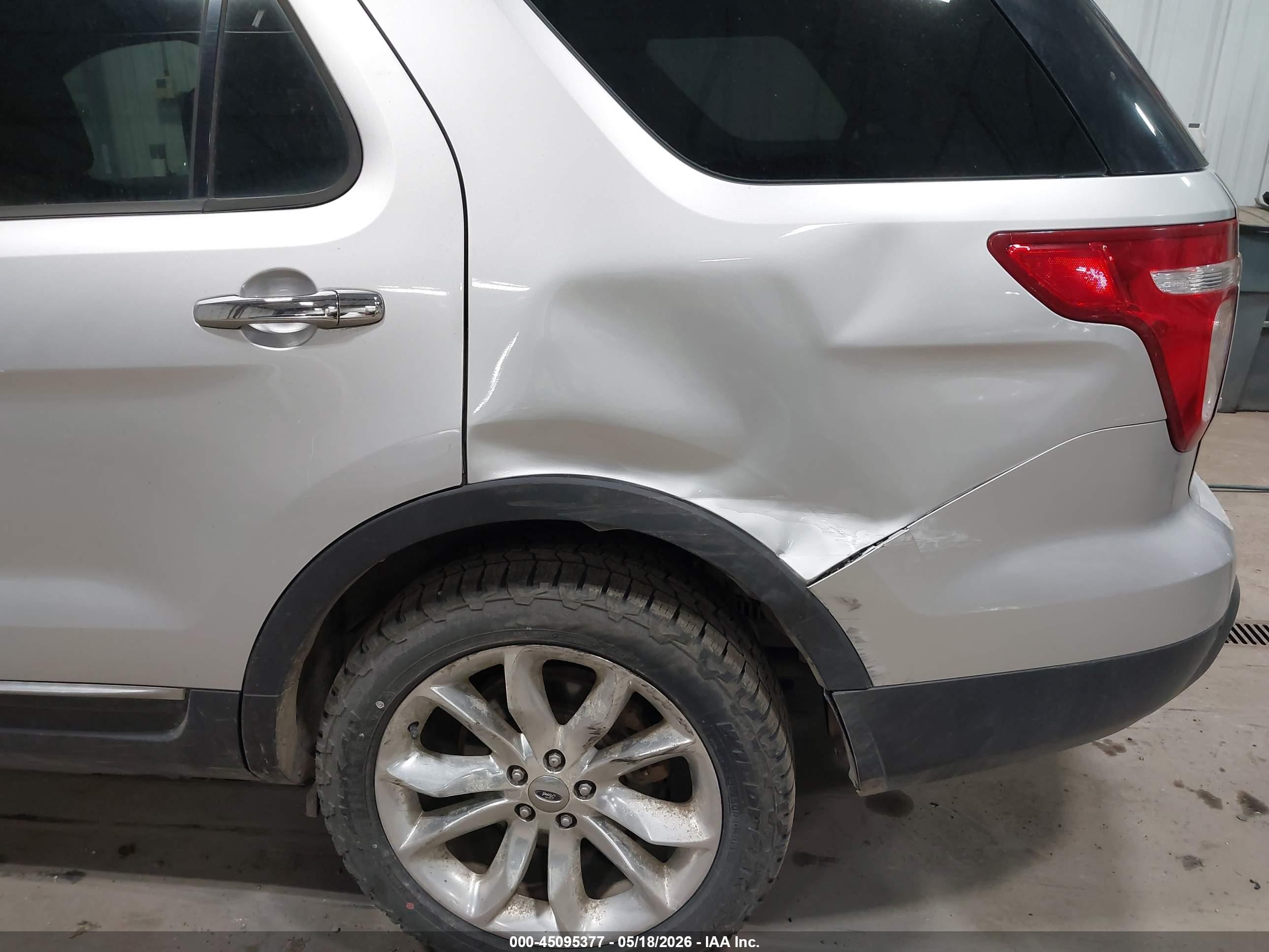 2011 Ford Explorer Limited Silver vin: 1FMHK8F89BGA05793