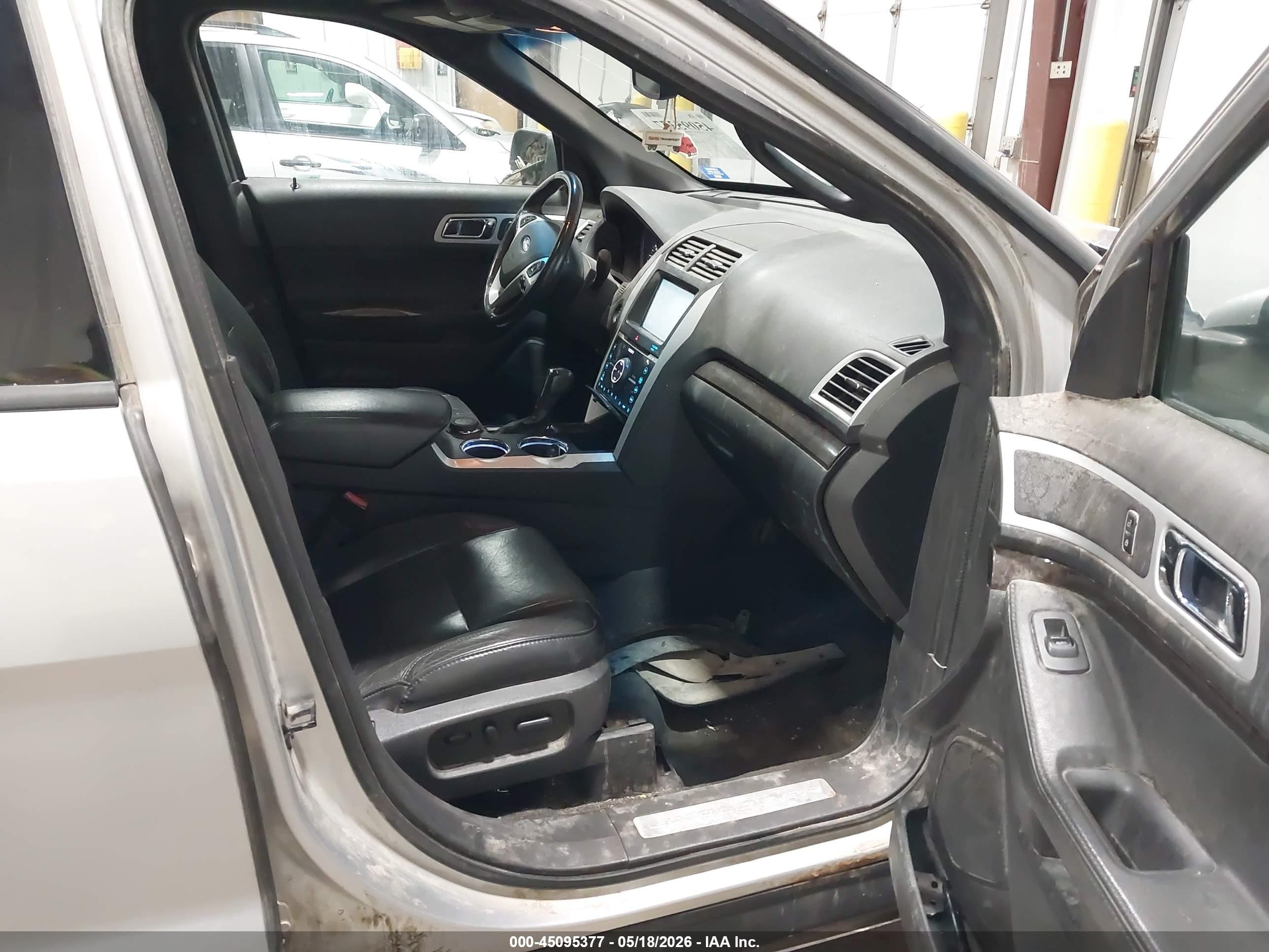 2011 Ford Explorer Limited Silver vin: 1FMHK8F89BGA05793