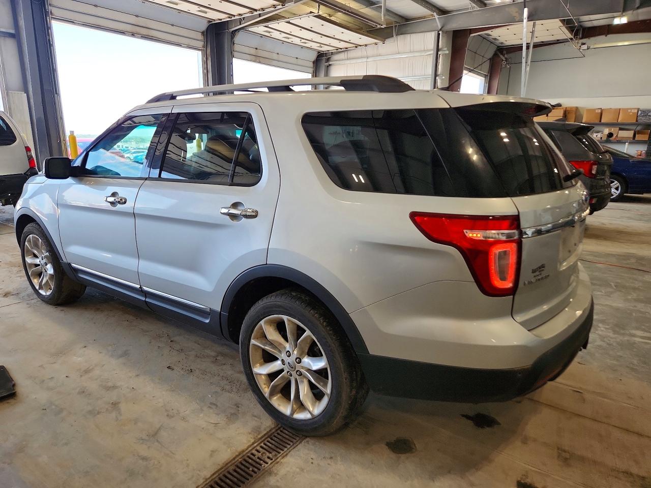 2011 Ford Explorer Limited Silver vin: 1FMHK8F8XBGA46630