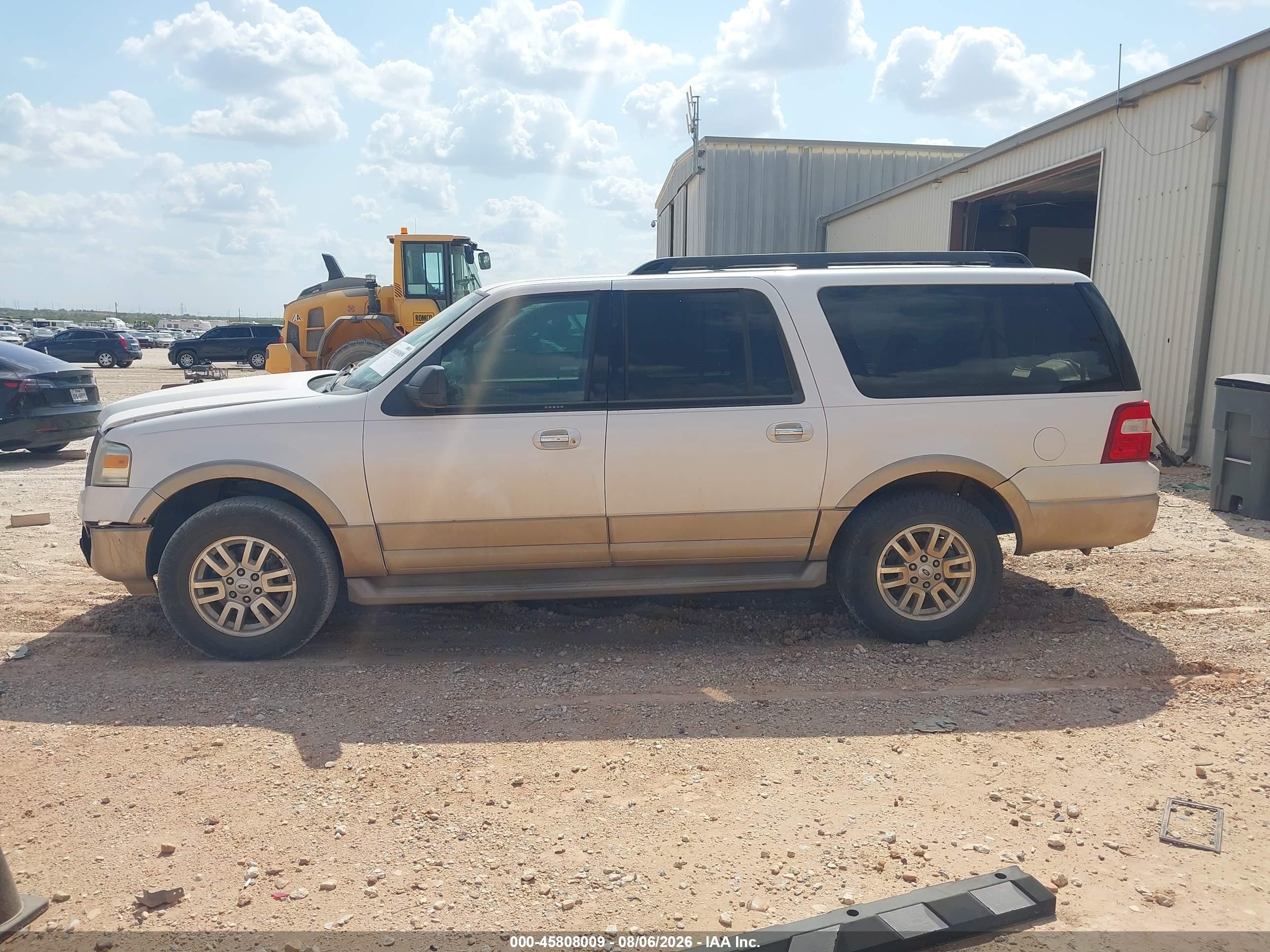 2011 Ford Expedition El Xlt White vin: 1FMJK1H52BEF56137