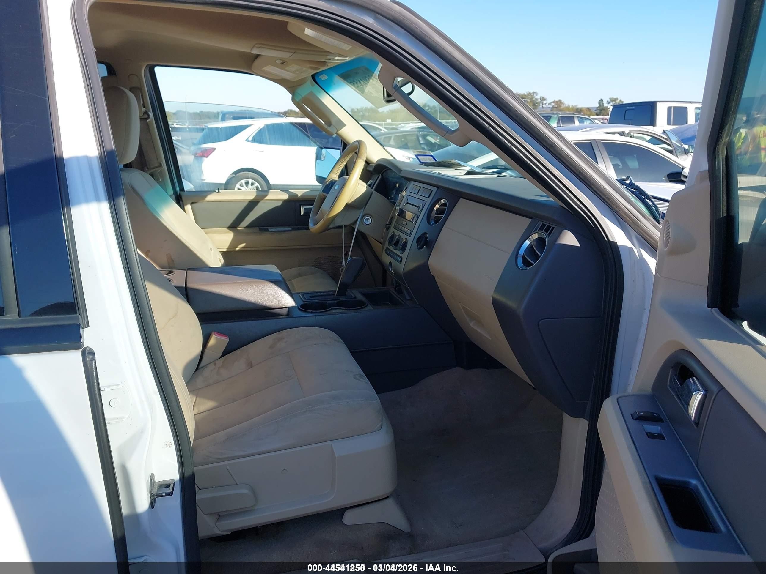 2013 Ford Expedition El Xlt White vin: 1FMJK1H52DEF70090