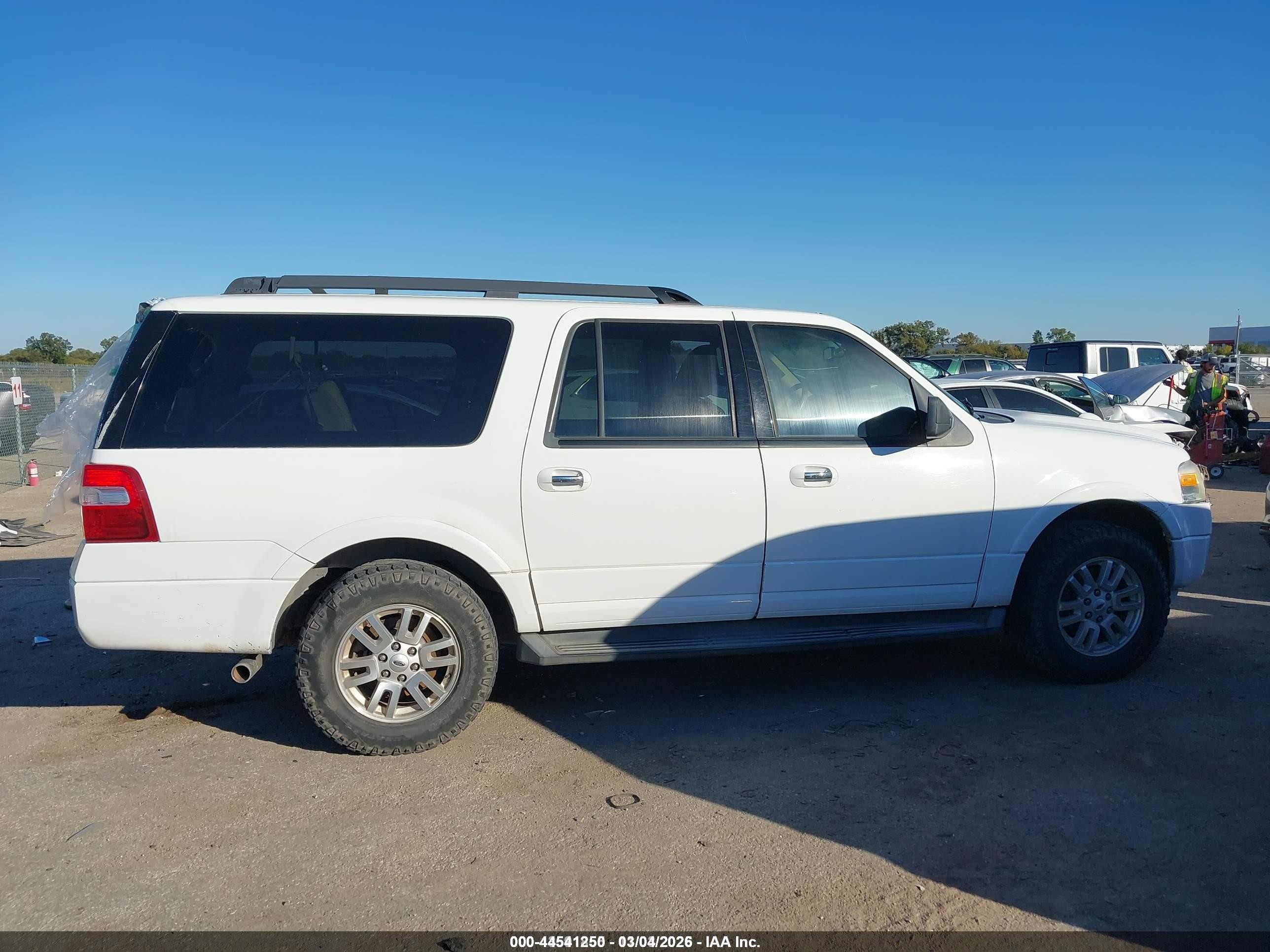 2013 Ford Expedition El Xlt White vin: 1FMJK1H52DEF70090
