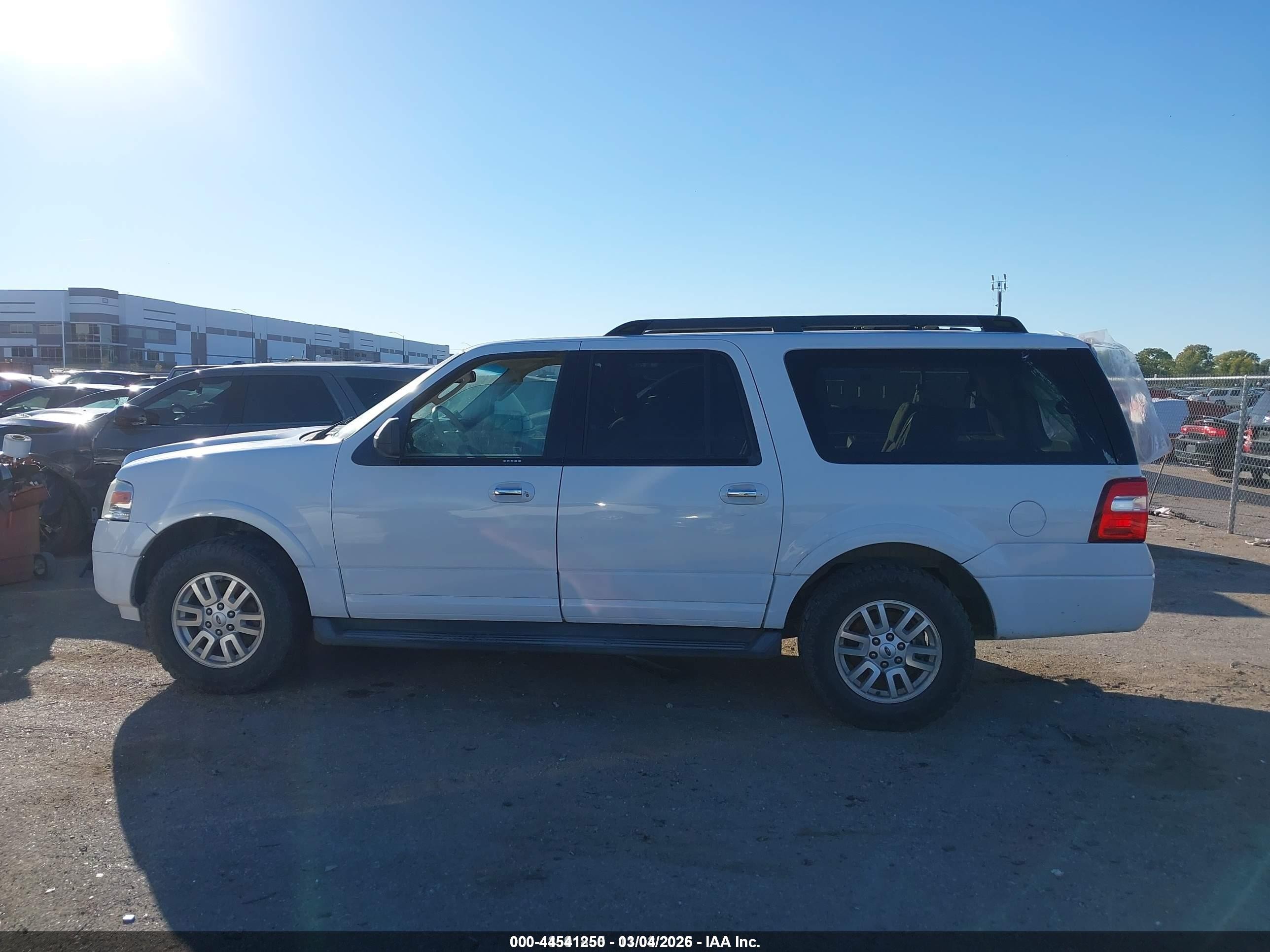 2013 Ford Expedition El Xlt White vin: 1FMJK1H52DEF70090