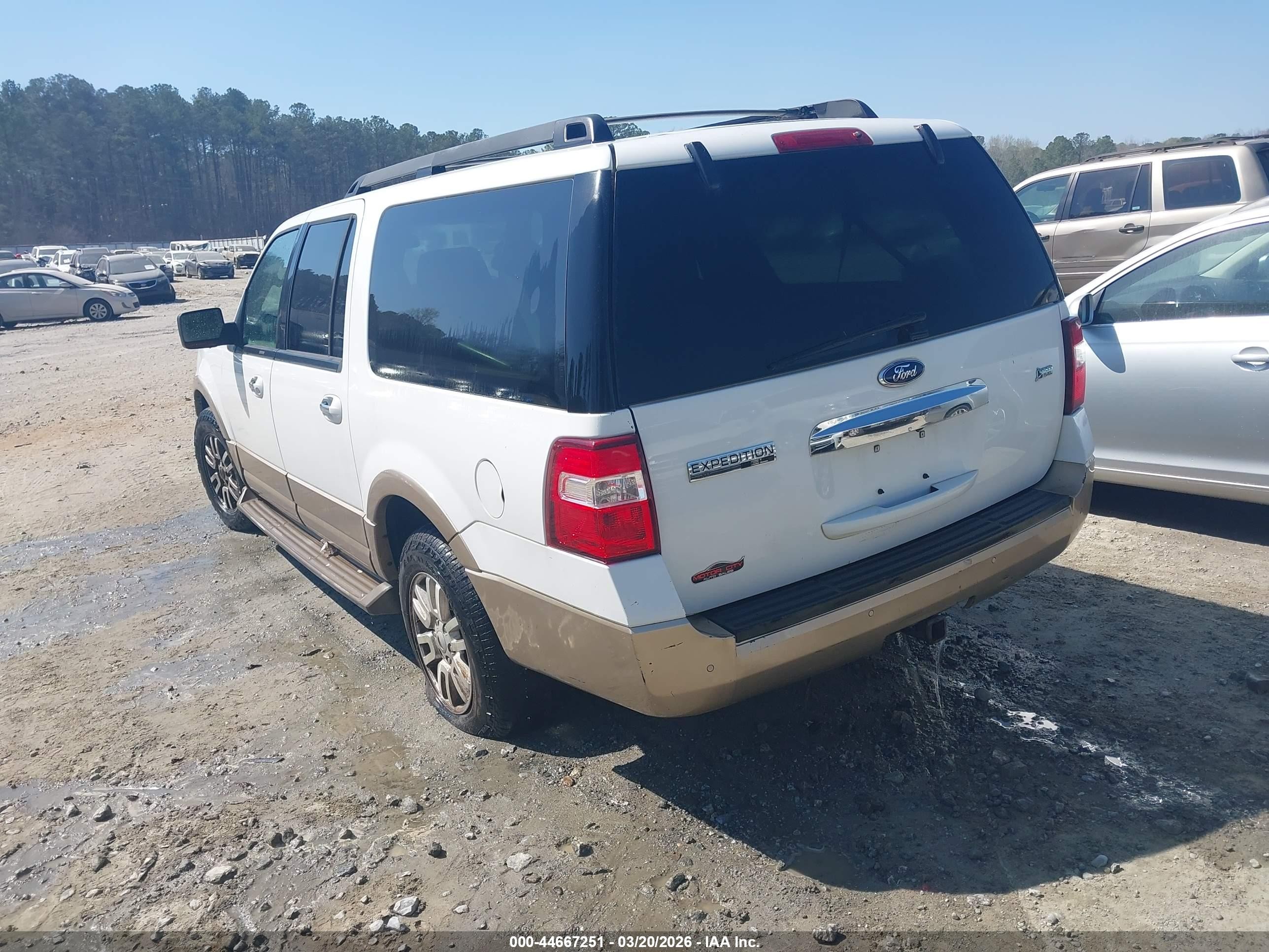 2011 Ford Expedition El Xlt White vin: 1FMJK1H57BEF41424