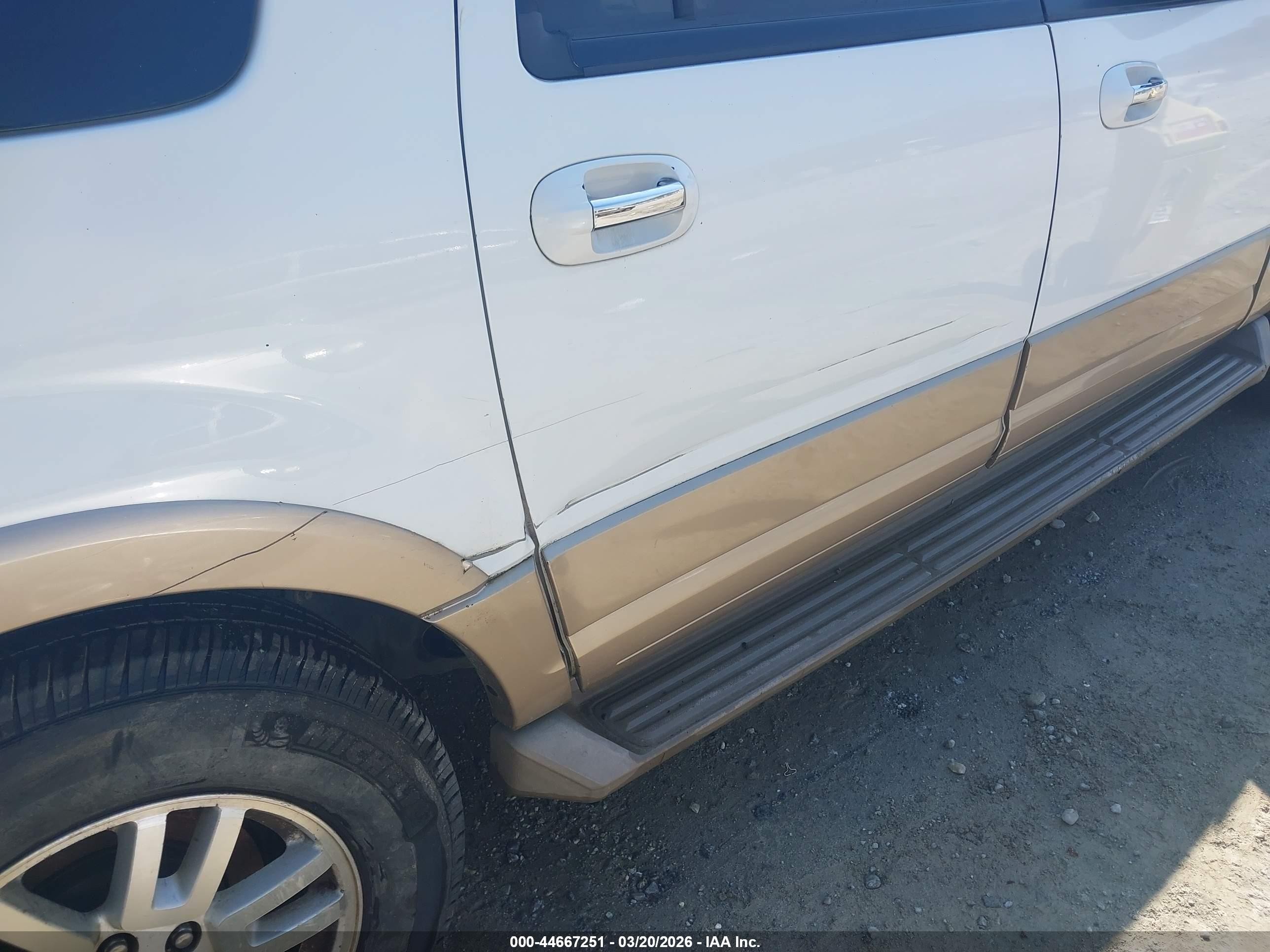 2011 Ford Expedition El Xlt White vin: 1FMJK1H57BEF41424