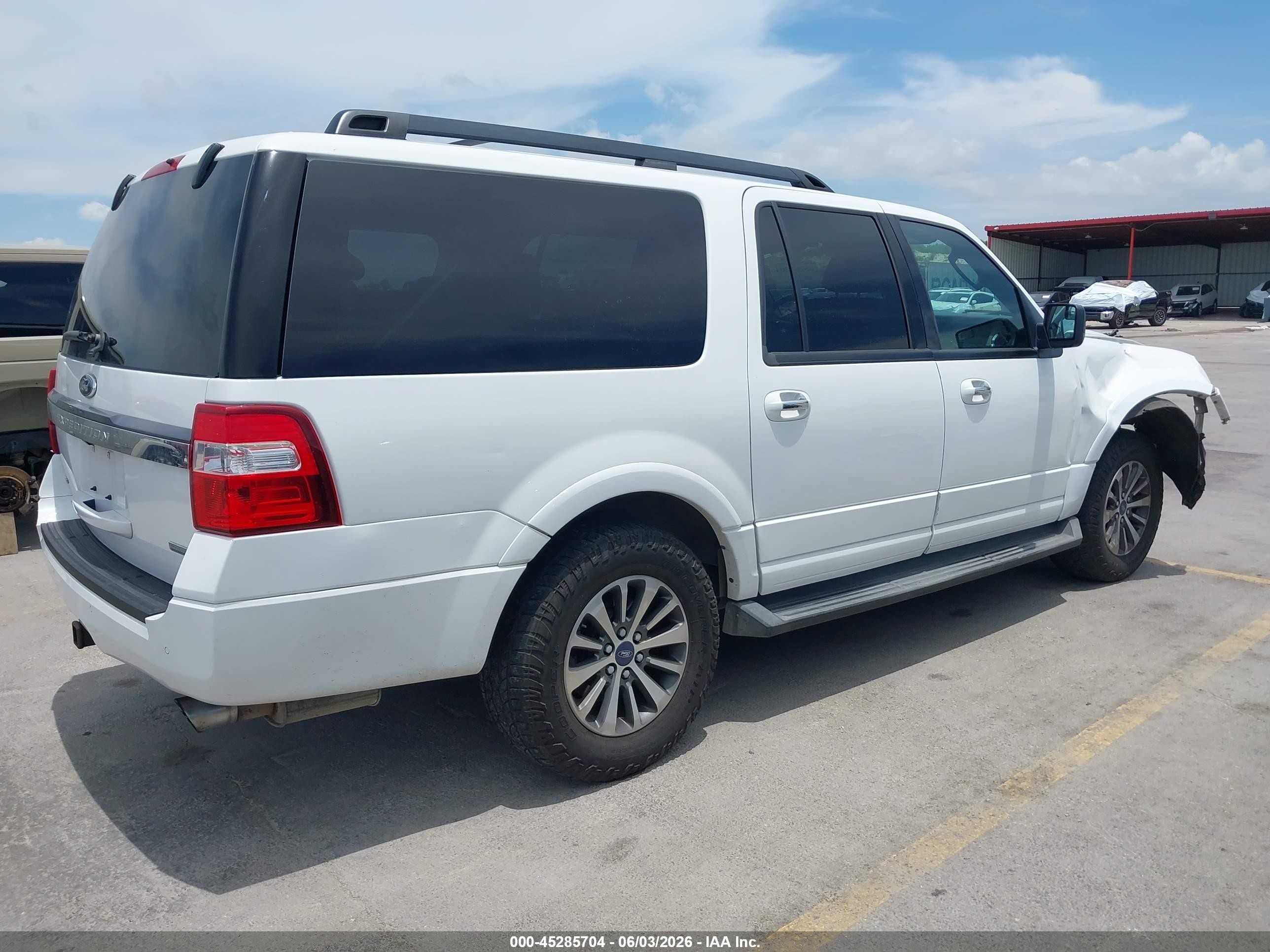 2015 Ford Expedition El Xlt White vin: 1FMJK1HT1FEF26776