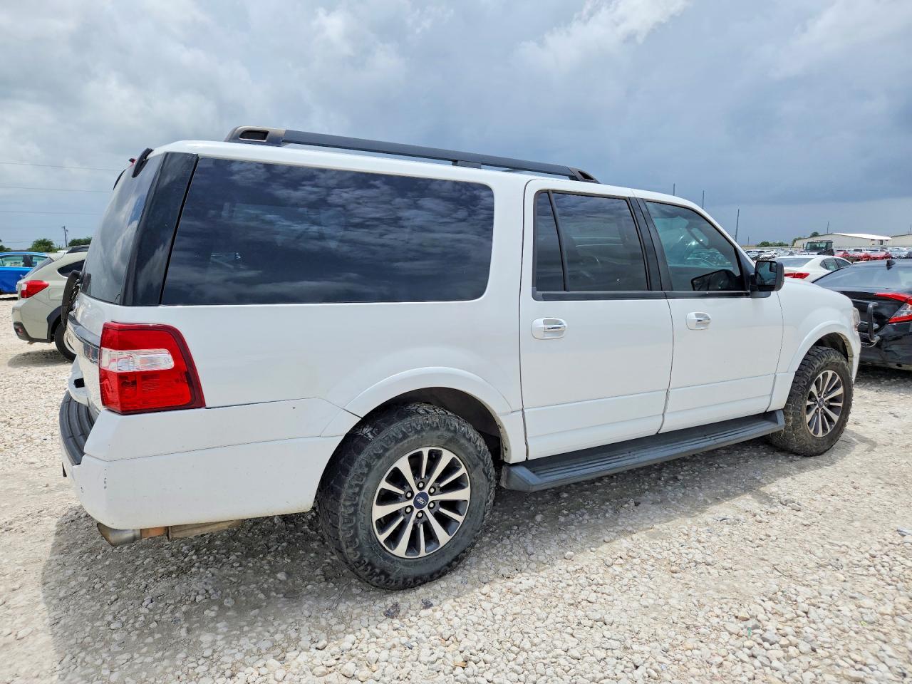 2015 Ford Expedition El Xlt White vin: 1FMJK1HT2FEF09453