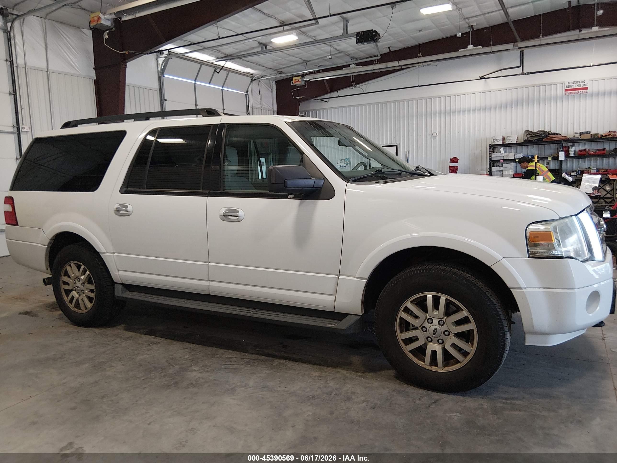 2014 Ford Expedition El Xlt White vin: 1FMJK1J50EEF08960