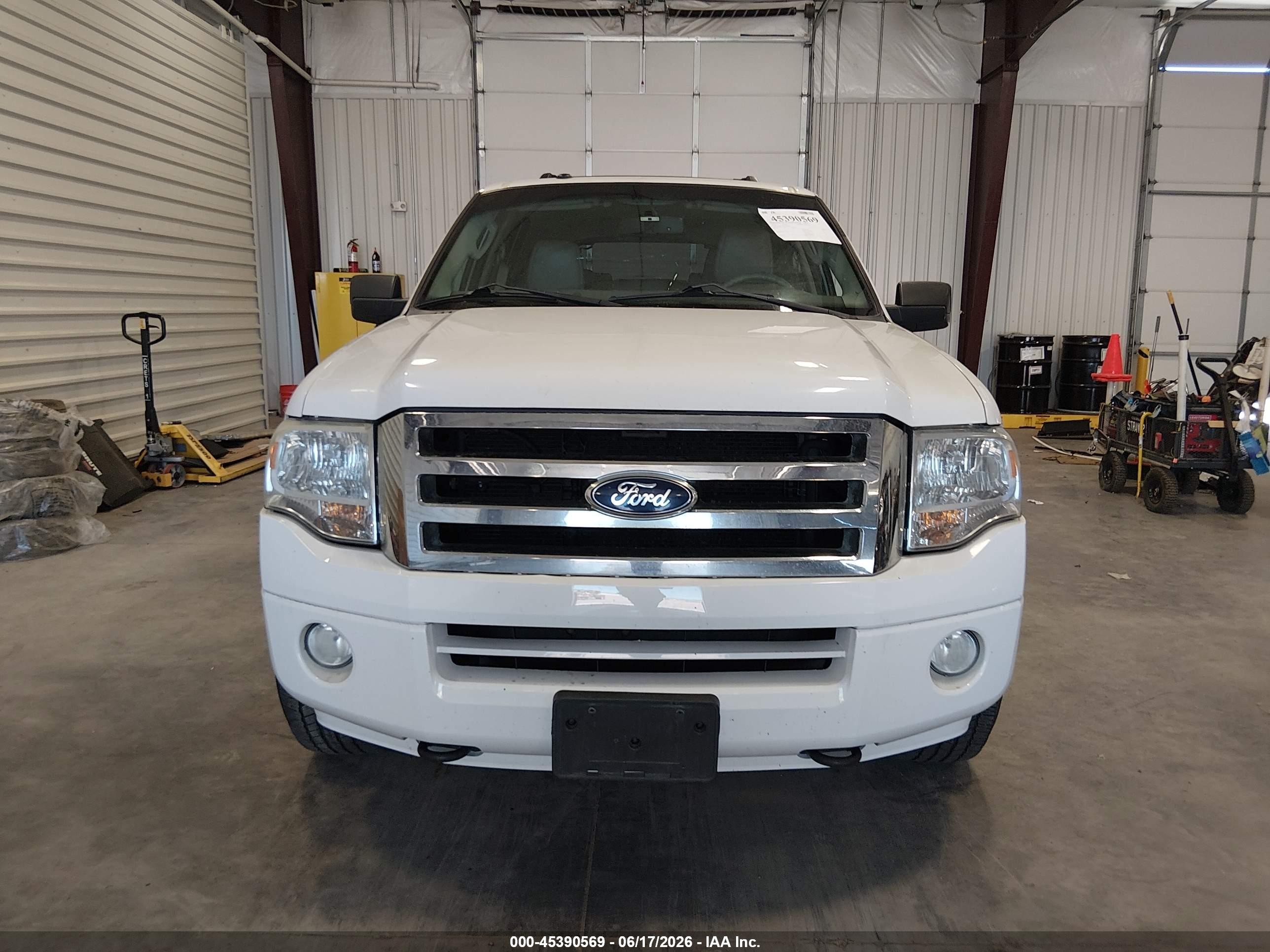 2014 Ford Expedition El Xlt White vin: 1FMJK1J50EEF08960