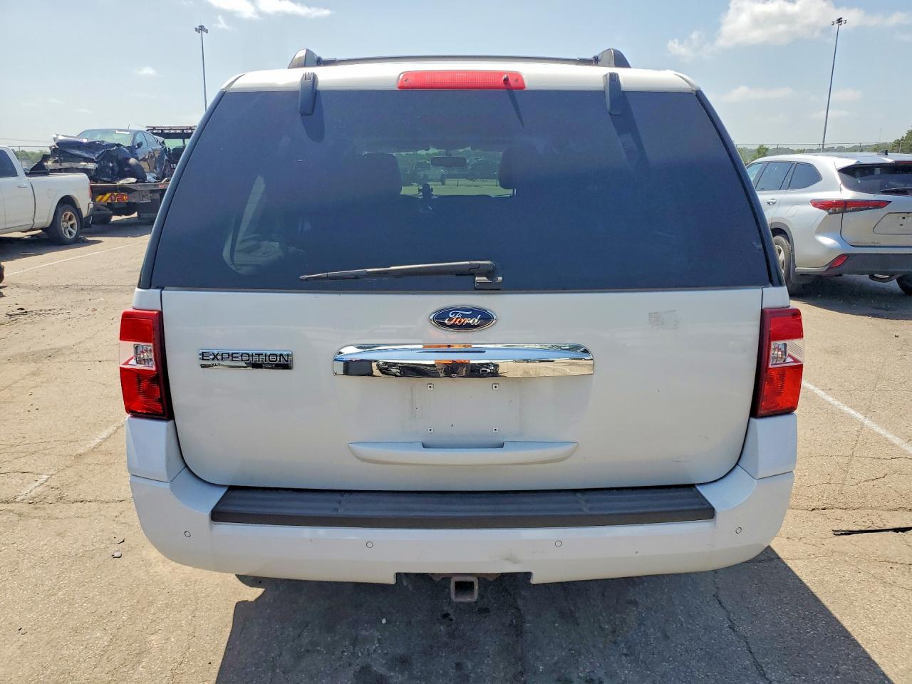 2014 Ford Expedition El Xlt White vin: 1FMJK1J53EEF02523